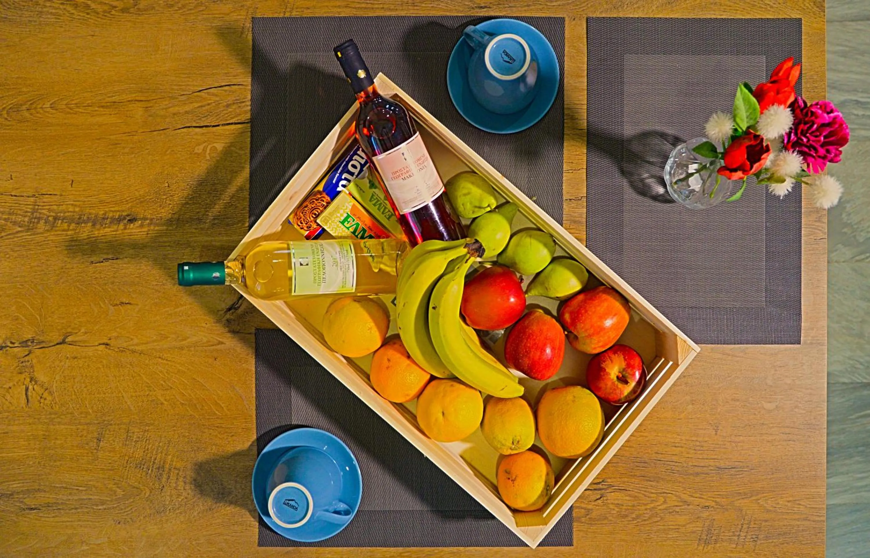 Food and drinks in Mastiha Villas in Town