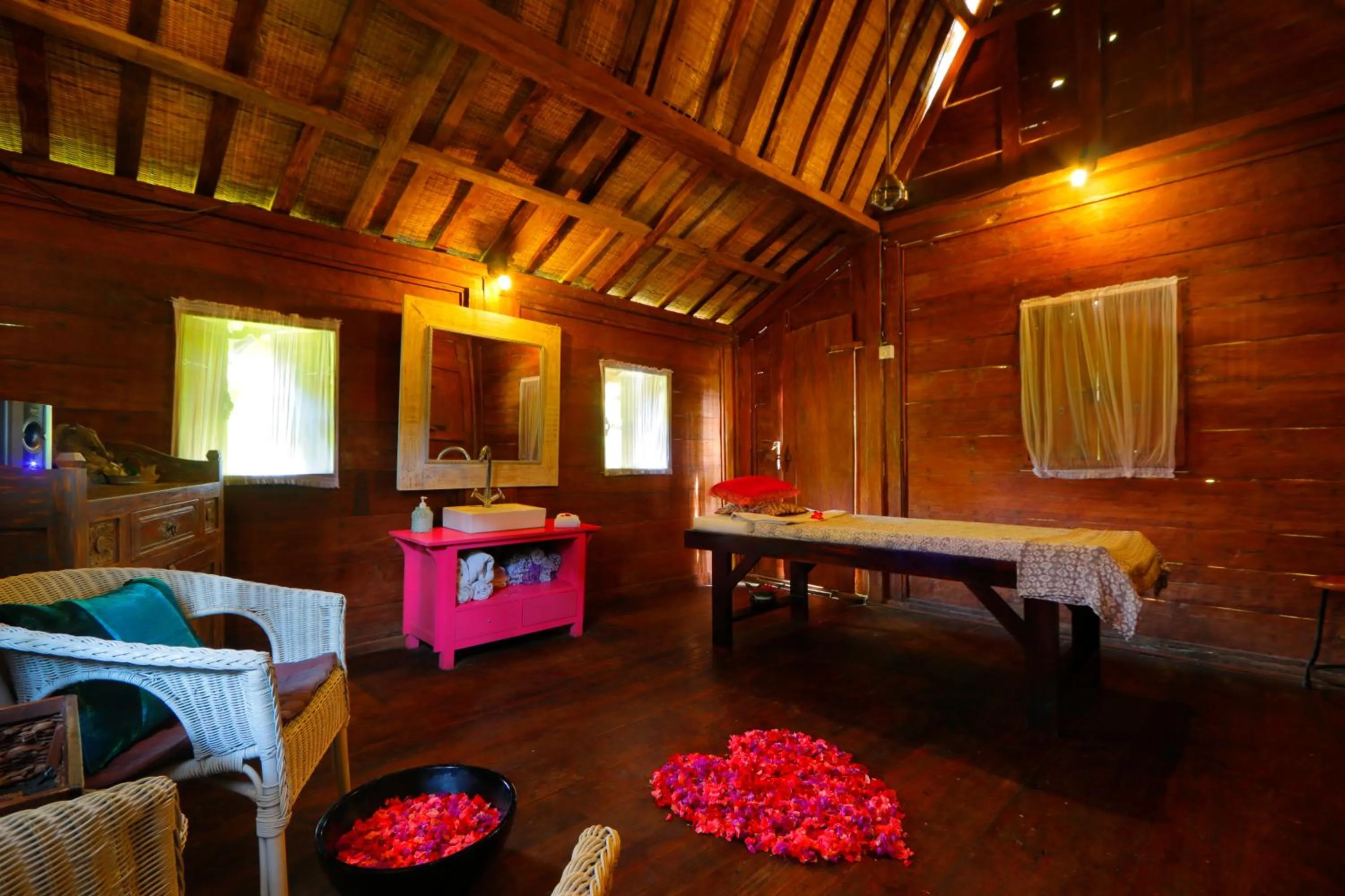 Massage in Pearl Boutique Hotel Adult only