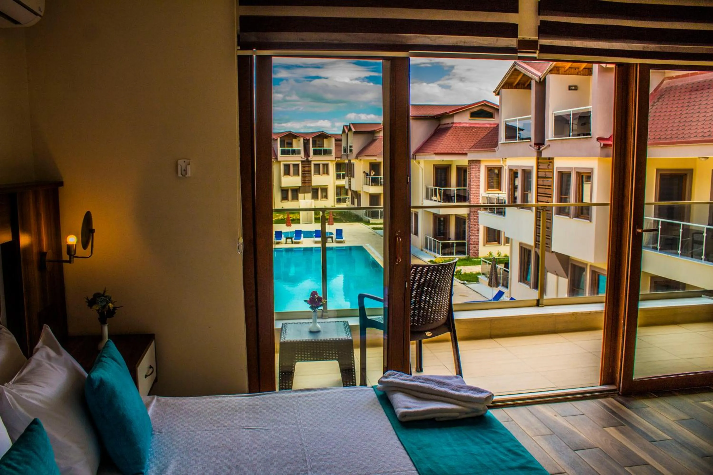 Pool view, Bed in Form Thermal Hotel & SPA Kaz Dağları