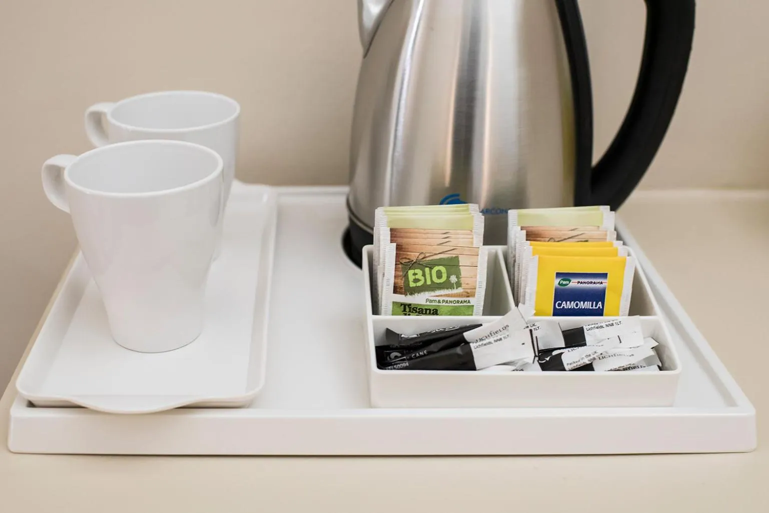 Coffee/tea facilities in TOHOUSE Rooms