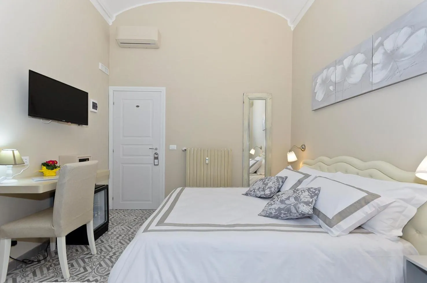 Bedroom, Bed in TOHOUSE Rooms