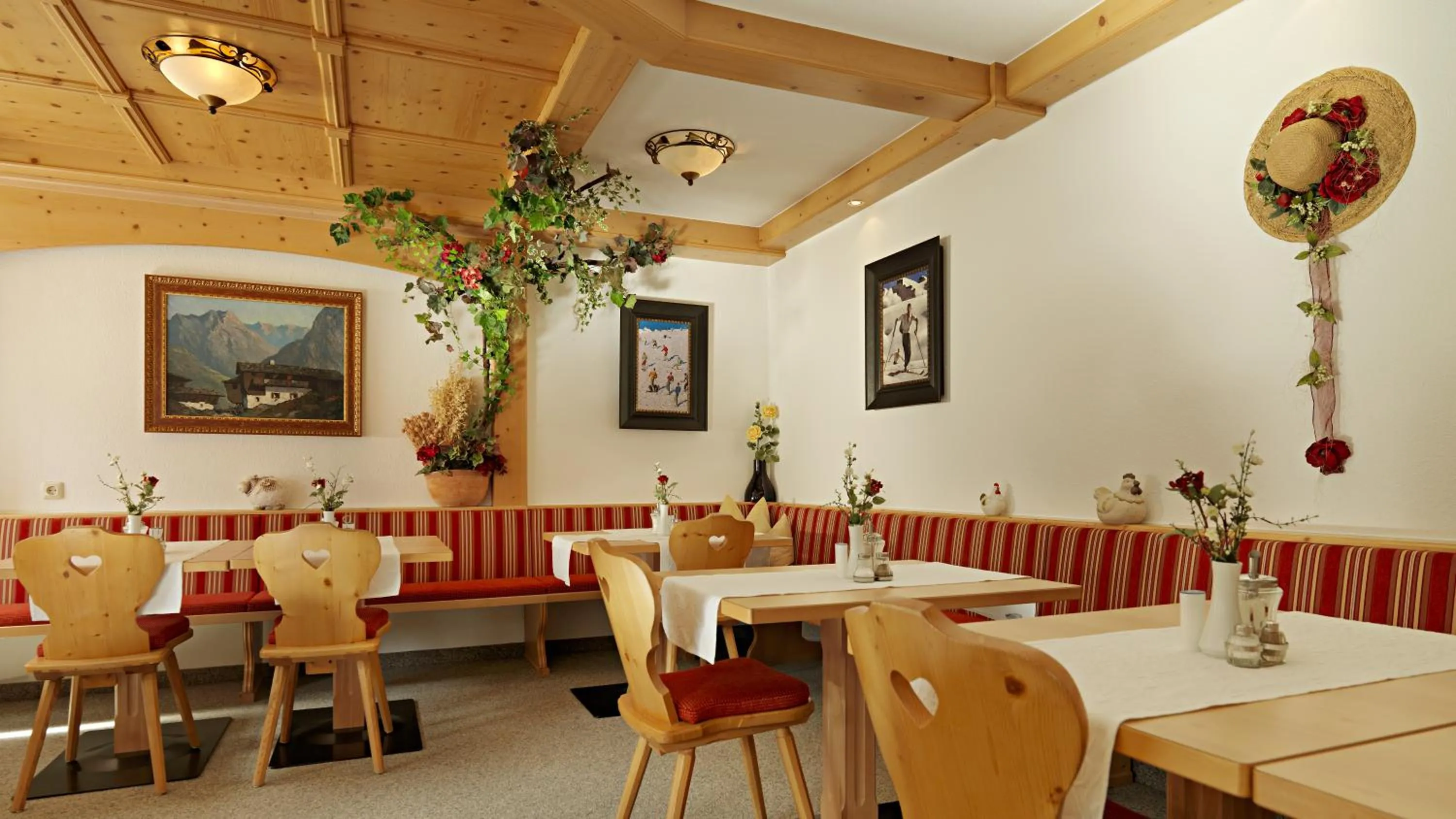 Restaurant/places to eat in Landhaus Strolz