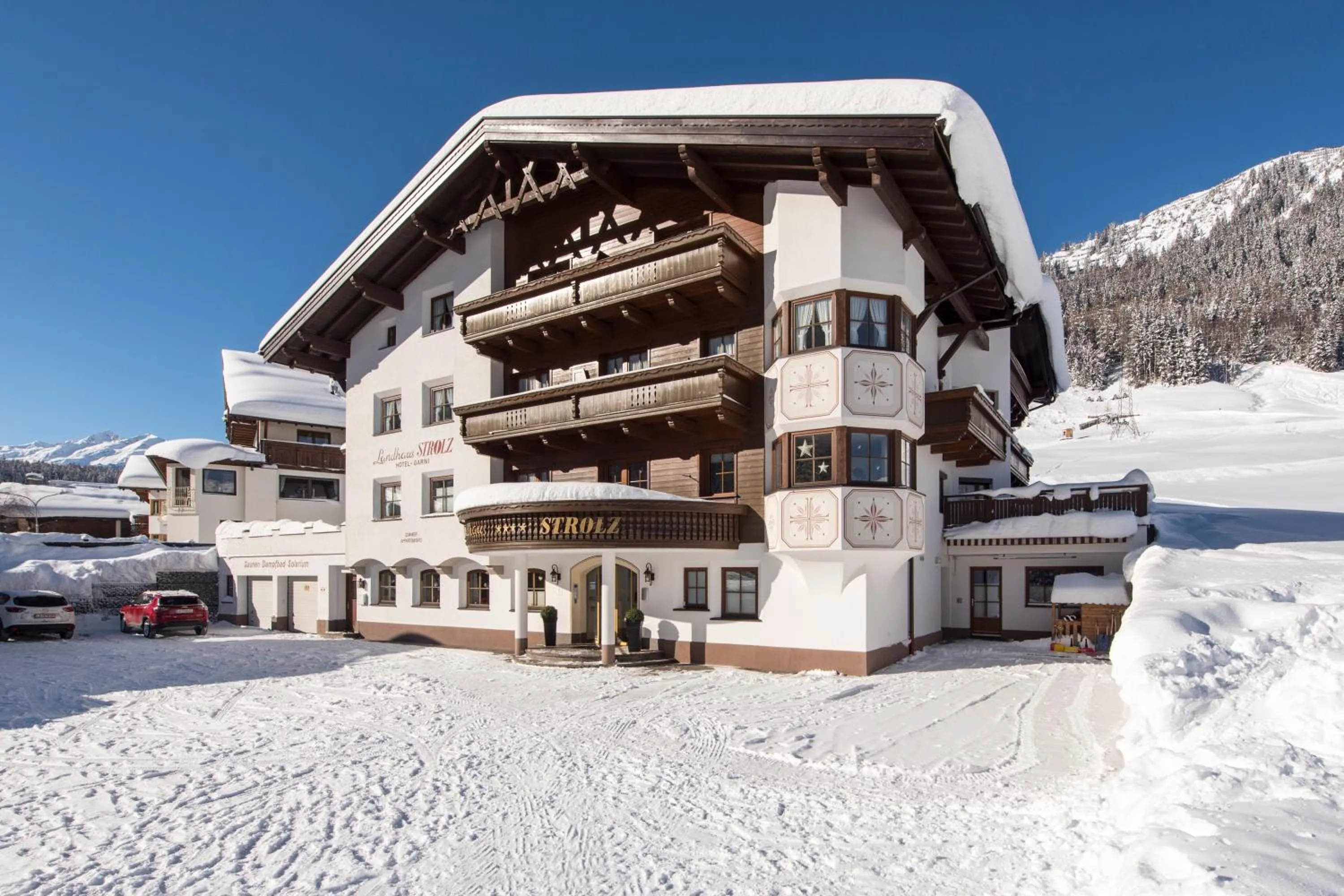 Property building in Landhaus Strolz