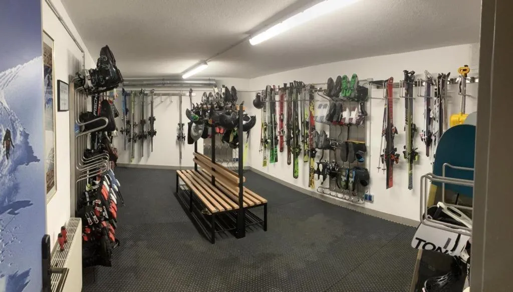 Skiing in Landhaus Strolz