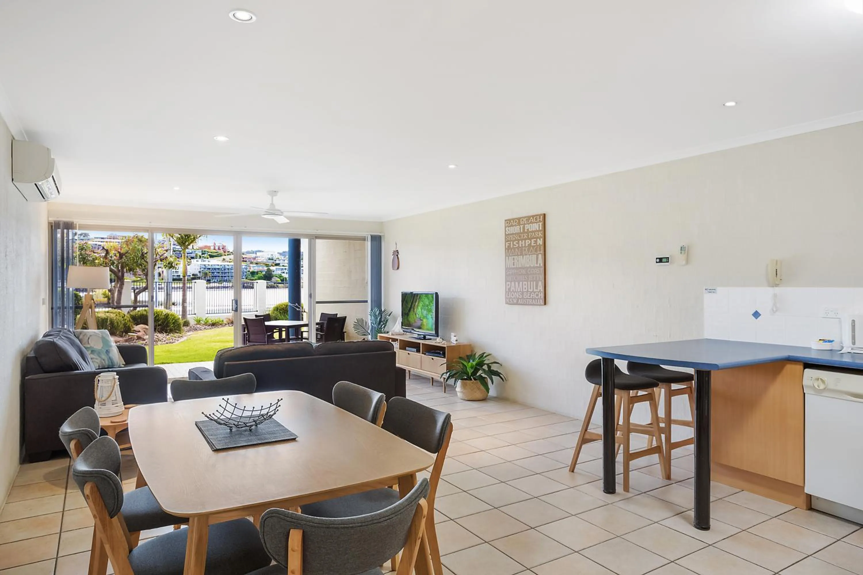 Dining area in Sails Luxury Apartments Merimbula