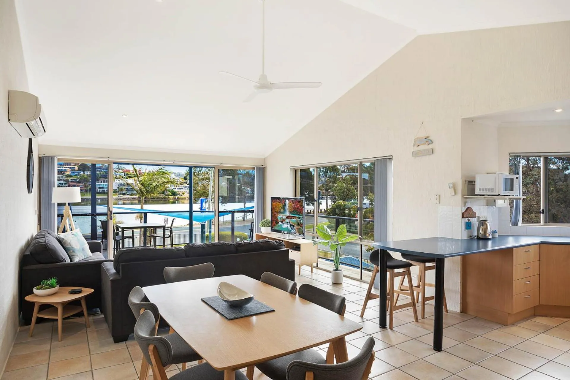 Living room in Sails Luxury Apartments Merimbula