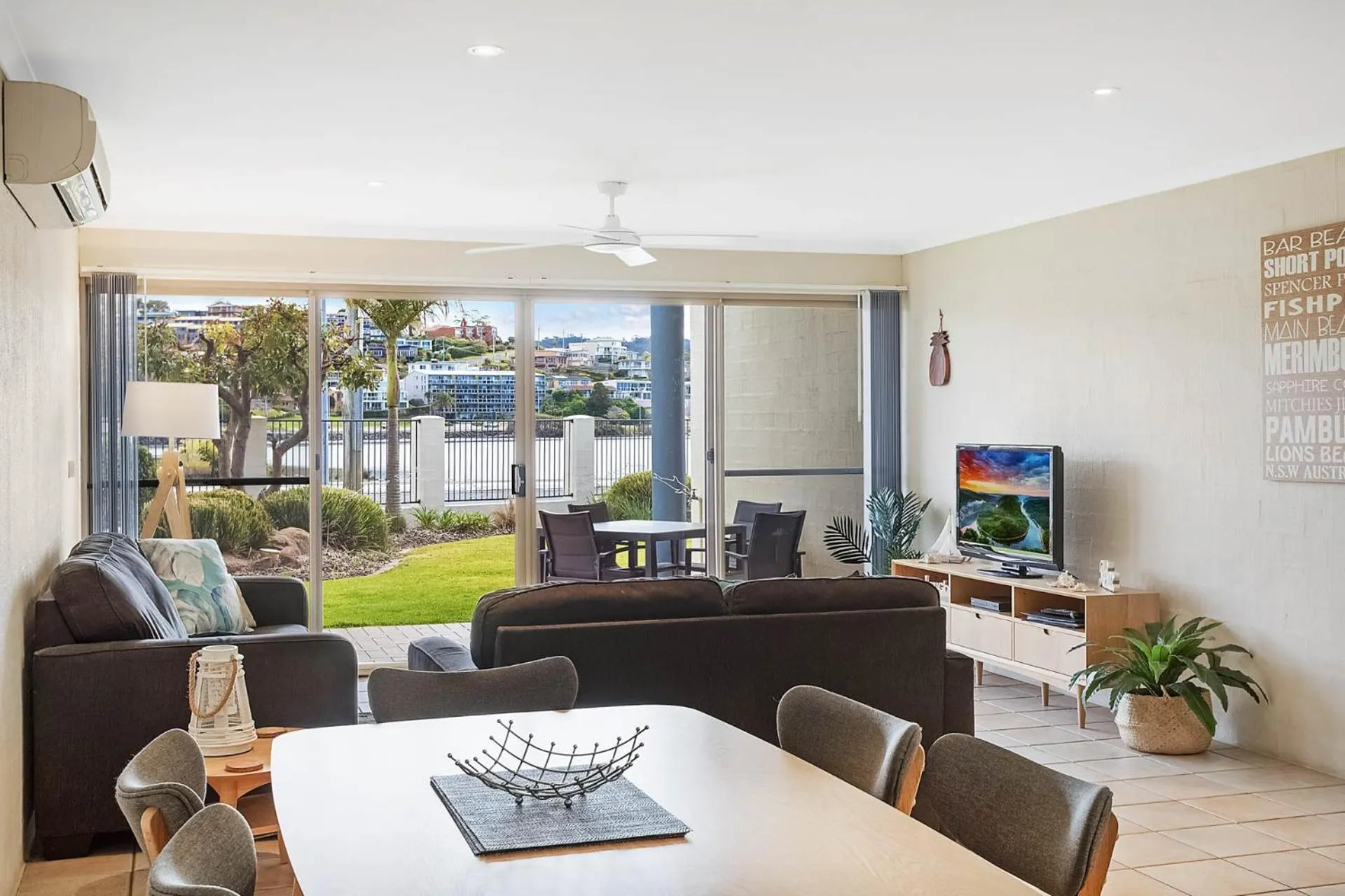 Living room in Sails Luxury Apartments Merimbula