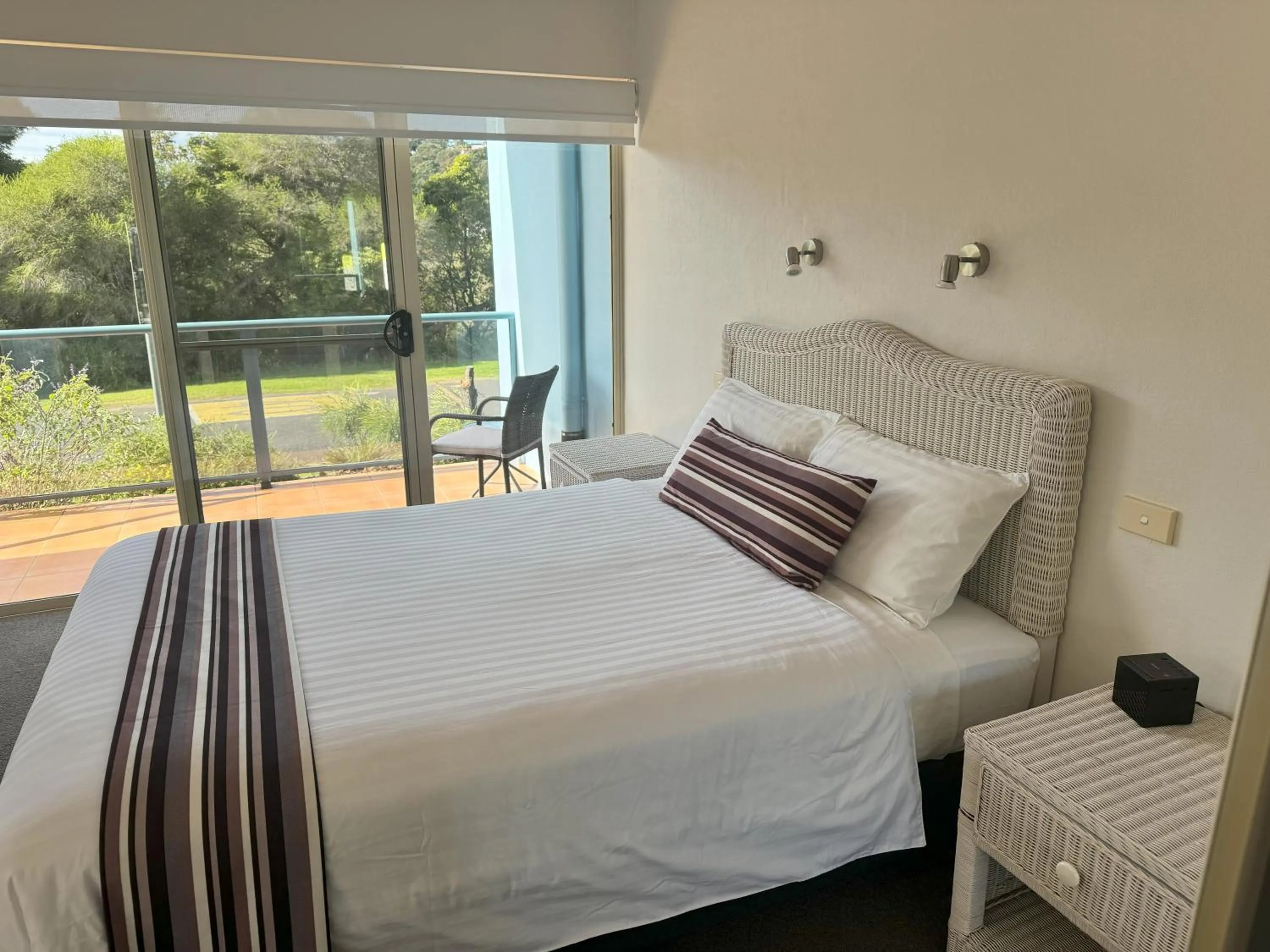 Bedroom, Bed in BlueWater Apartments