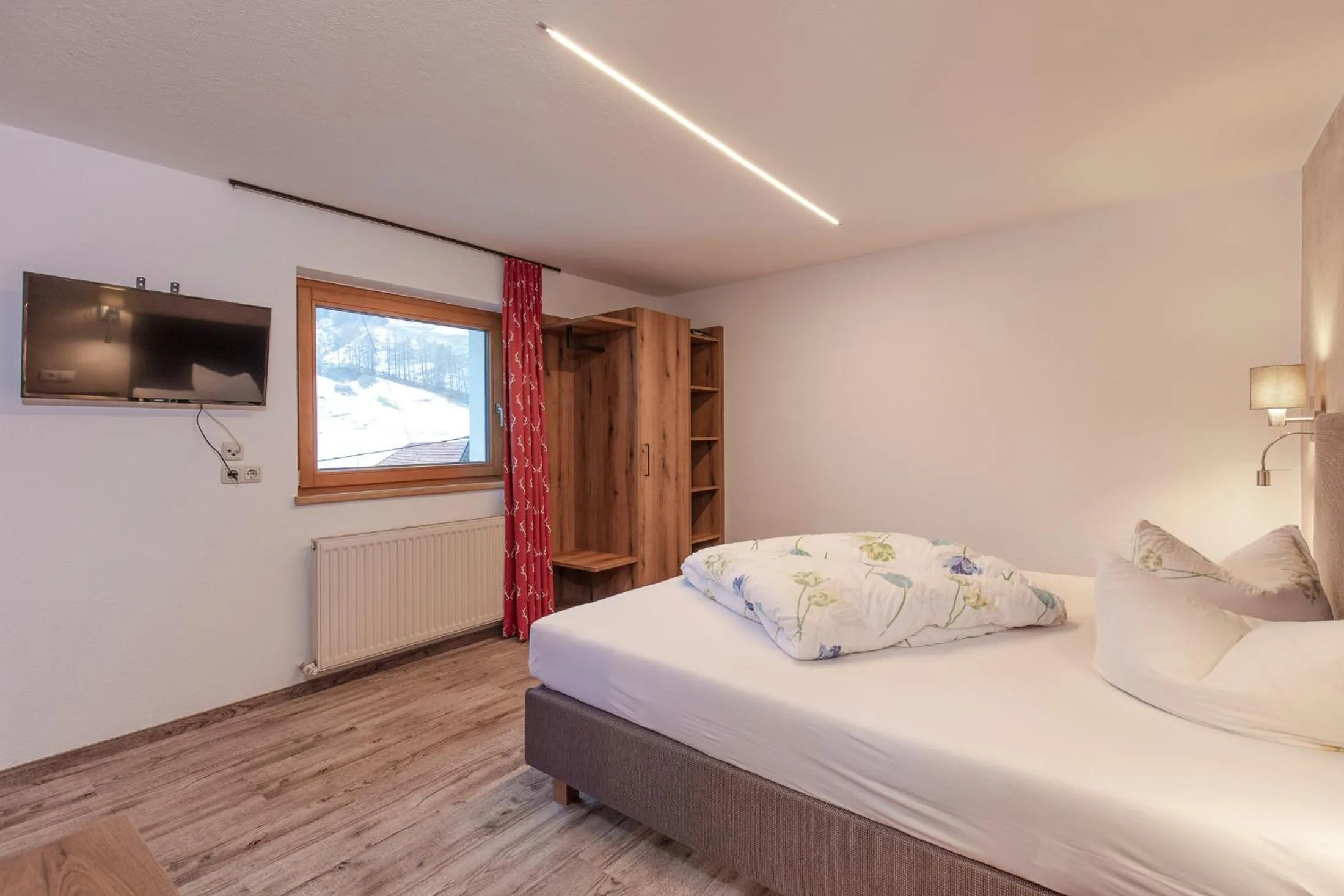 Photo of the whole room, Bed in Hotel Garni Schönblick