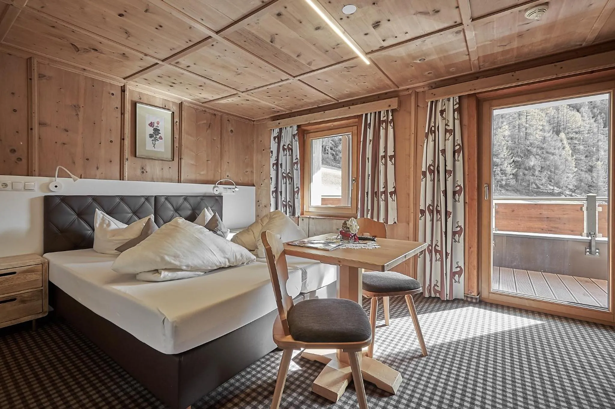 Seating area, Bed in Hotel Garni Schönblick