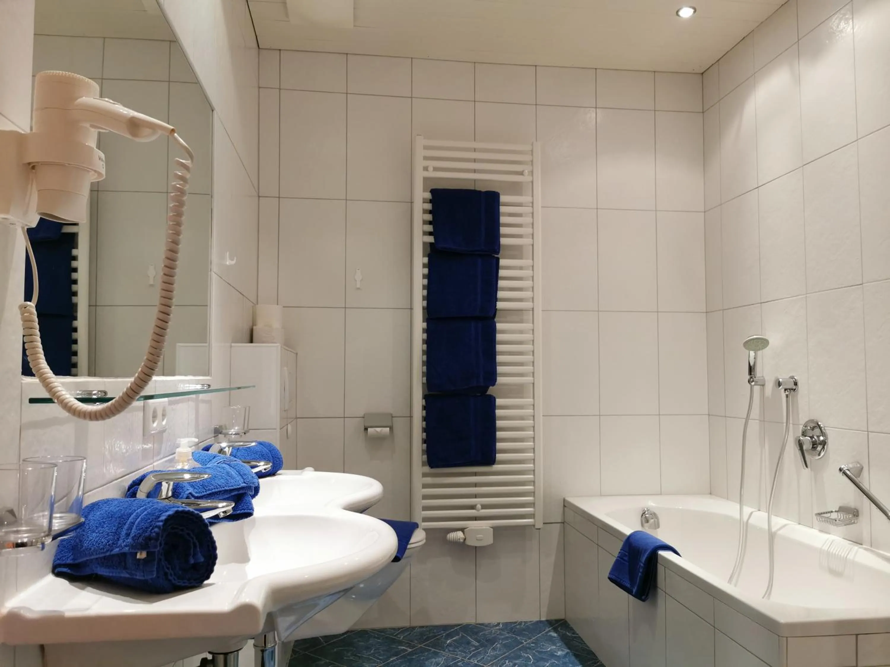 Bathroom in Hotel Garni Schönblick