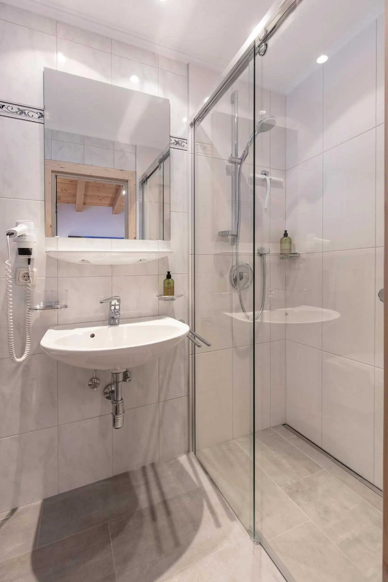 Shower in Hotel Garni Schönblick