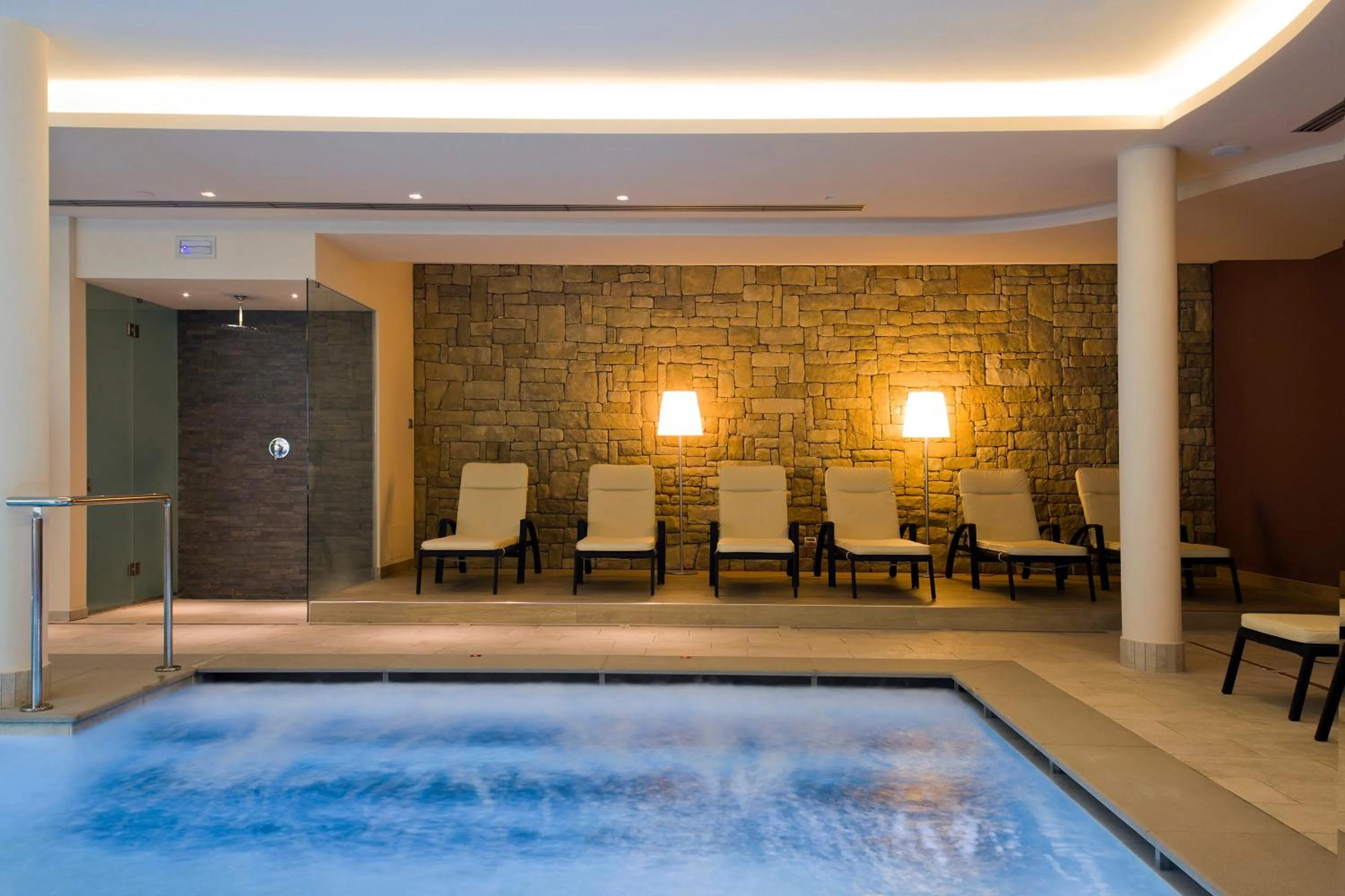 Swimming pool in Hotel Ambassador