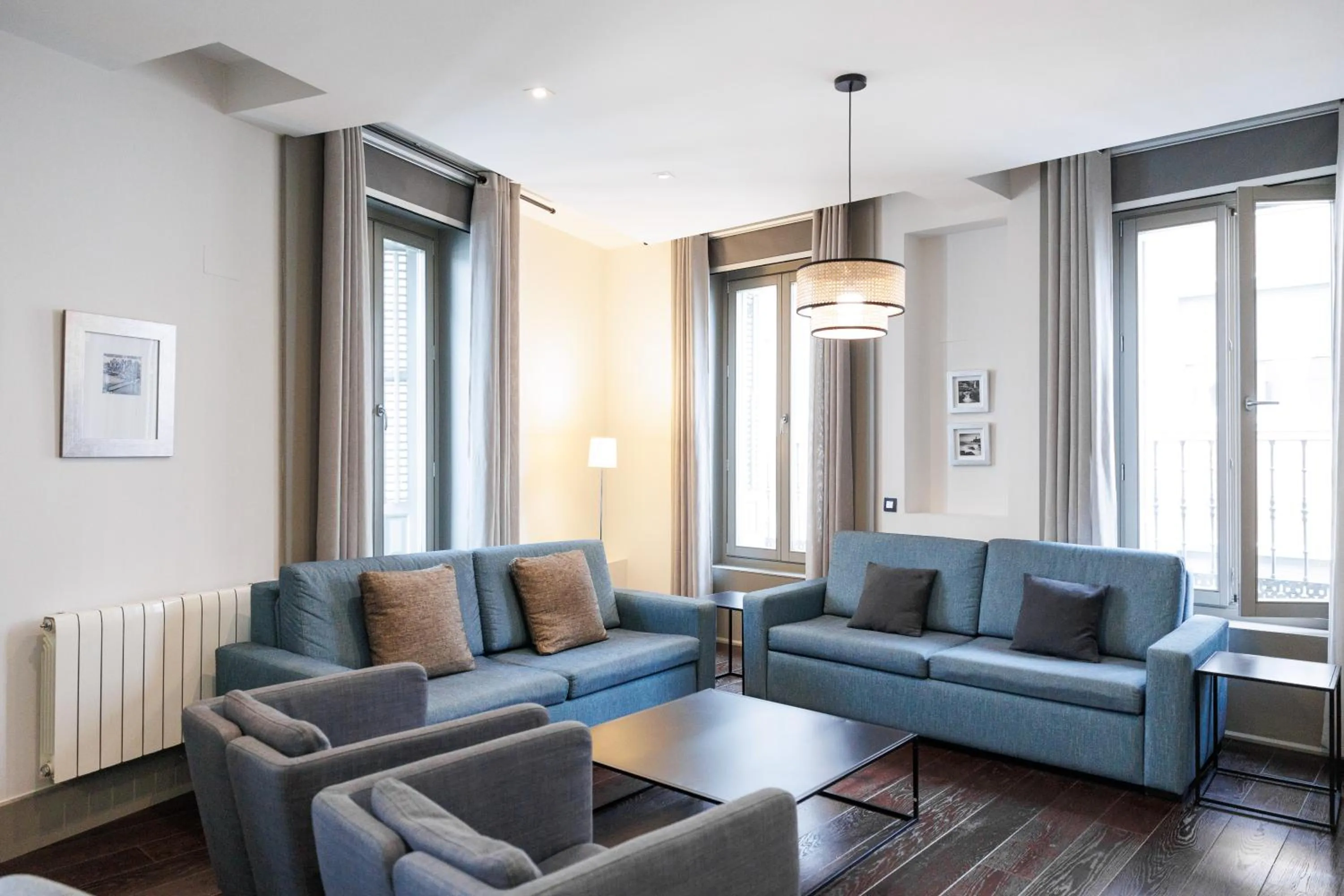 Living room in Slow Suites Gran Vía