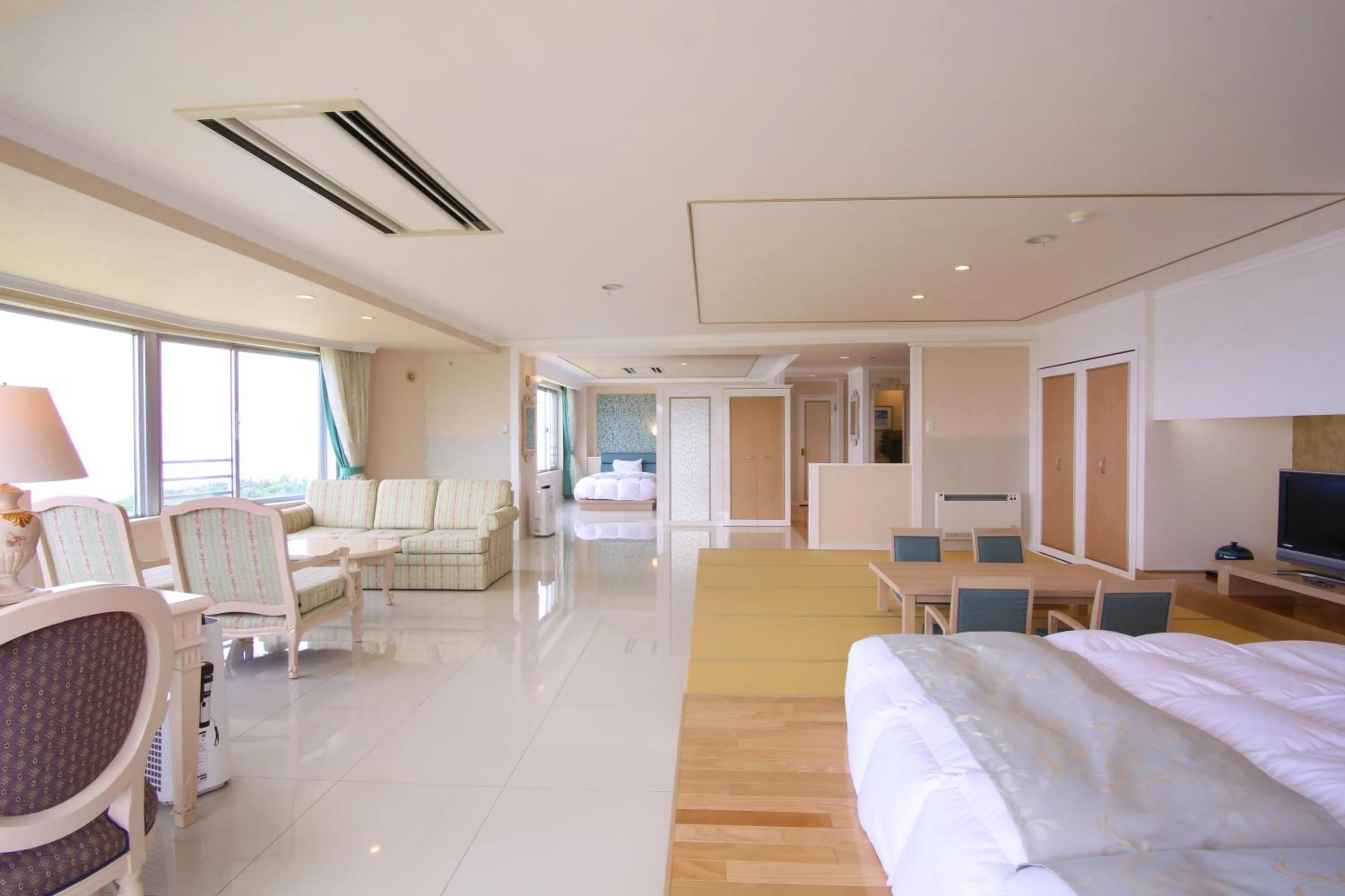 Living room, Bed in Shiretoko Daiichi Hotel