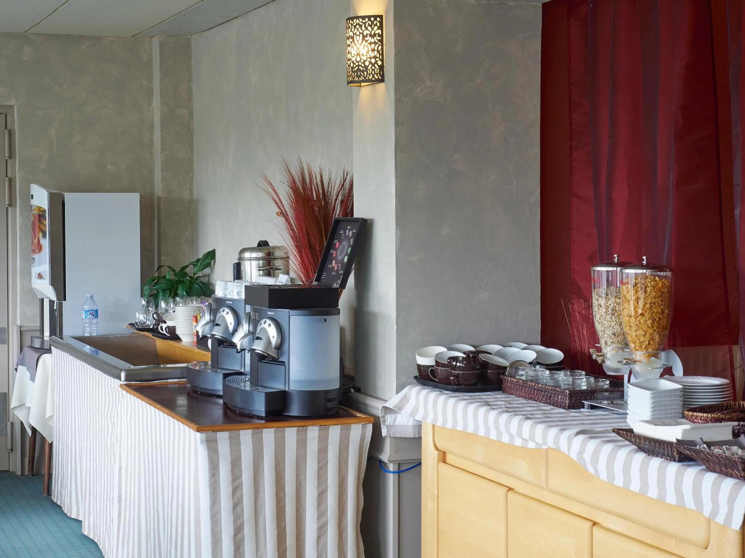 Breakfast in Hôtel Fontaine, Morlaix