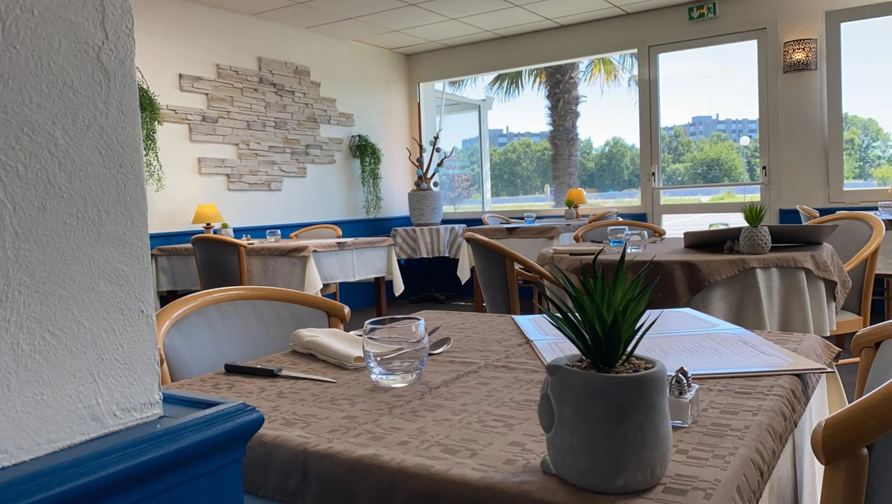 Restaurant/places to eat in Hôtel Fontaine, Morlaix