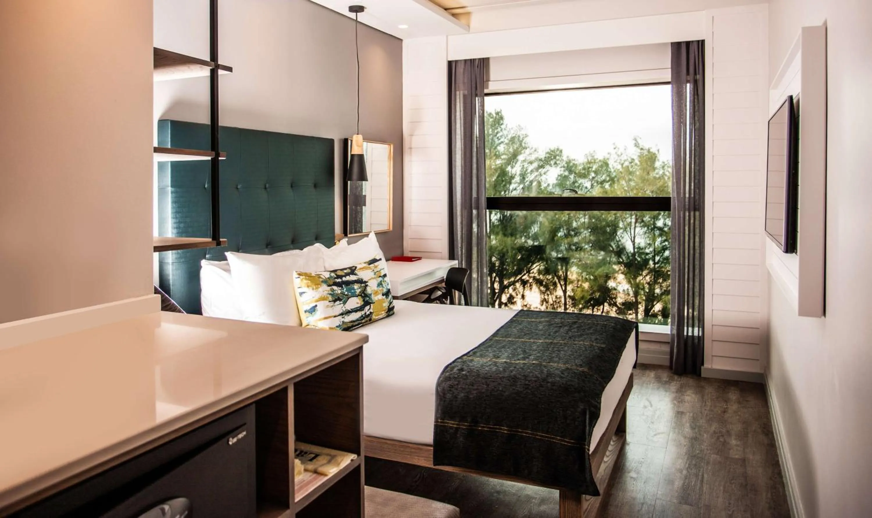 Bedroom, Bed in StayEasy Maputo