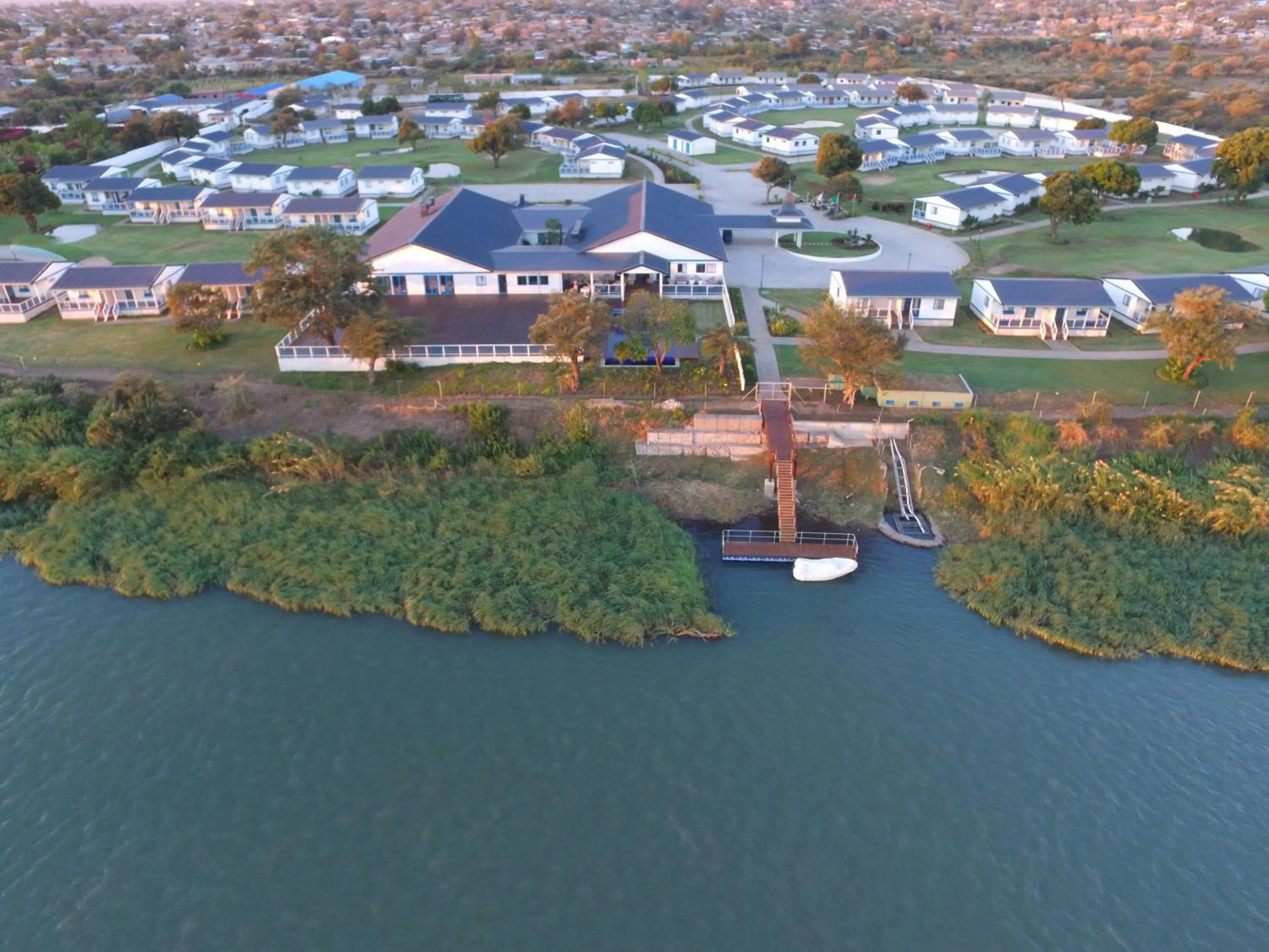 Property building in Tete Ferry Sun