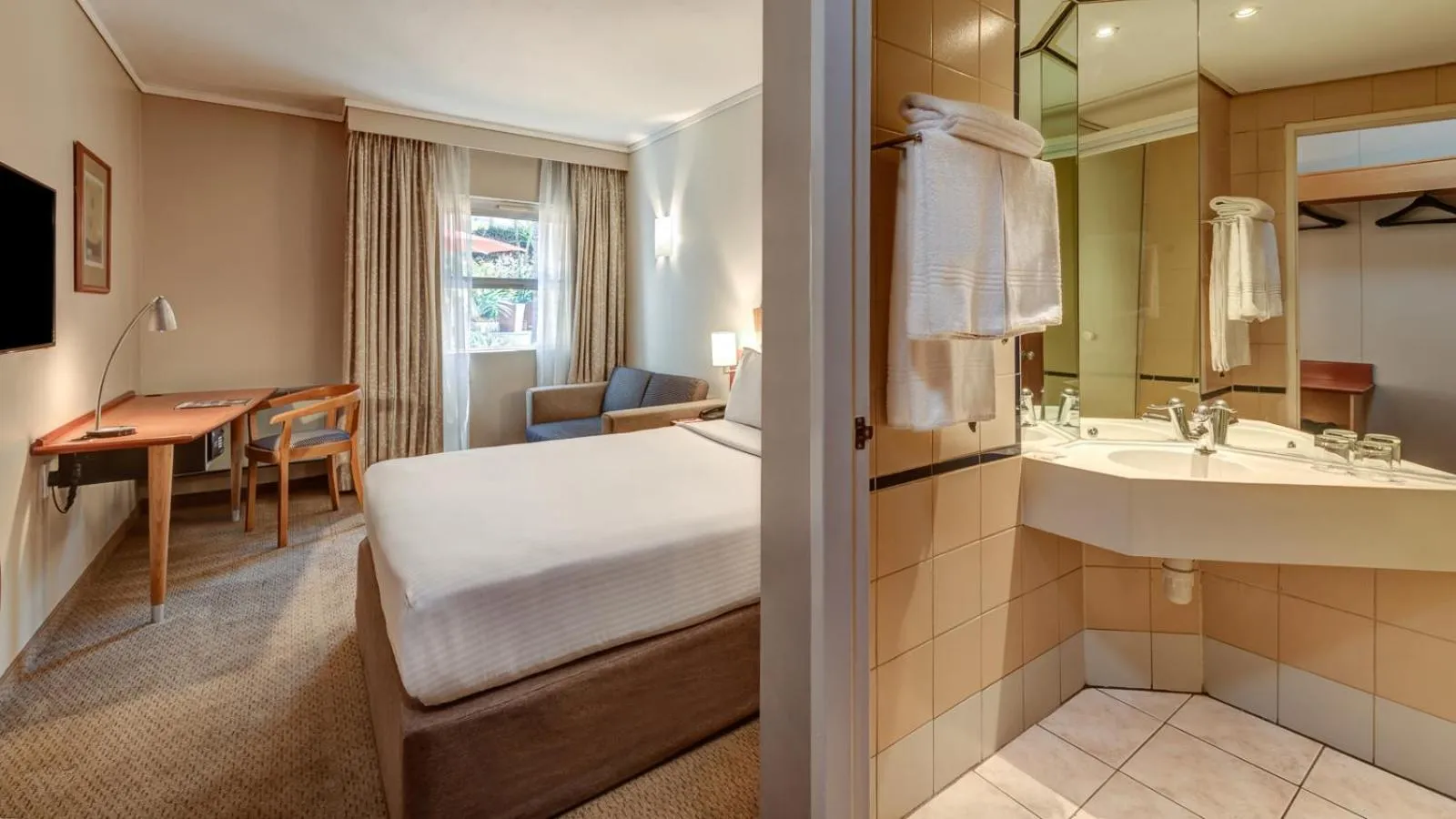 Bathroom, Bed in StayEasy Pretoria