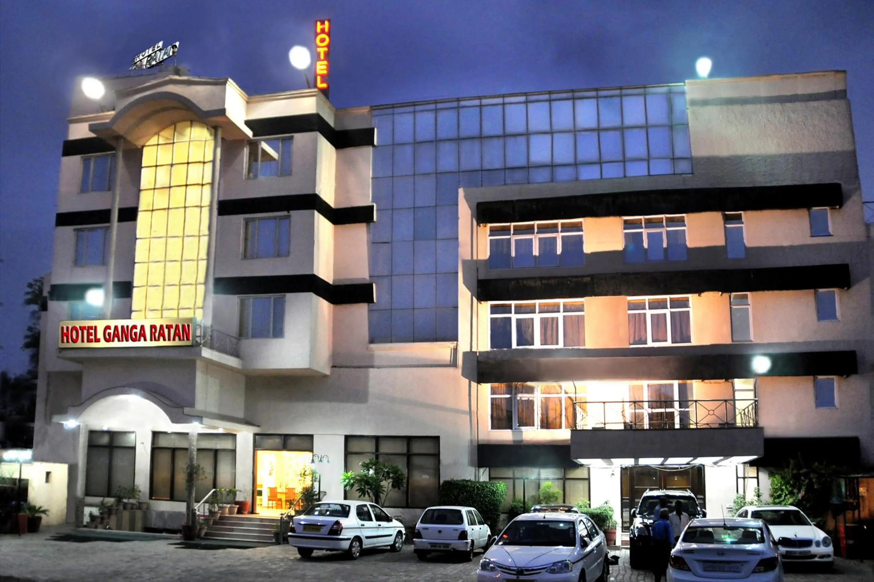 Property building in Hotel Ganga Ratan