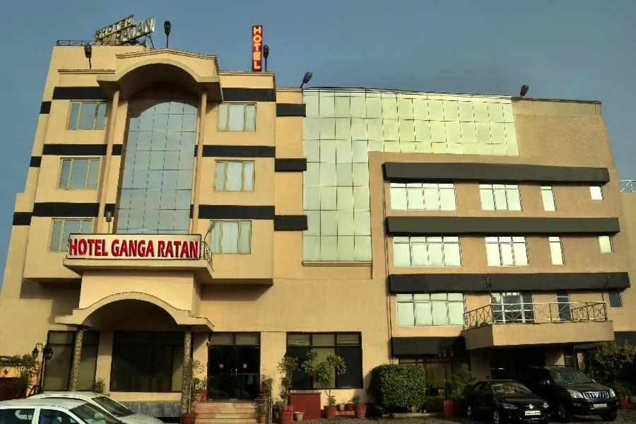 Property building in Hotel Ganga Ratan