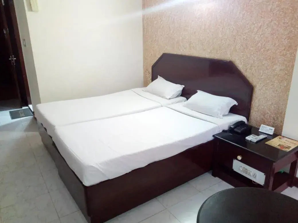 Standard Double or Twin Room in Hotel Ganga Ratan Standard Double or Twin Room in Hotel Ganga Ratan