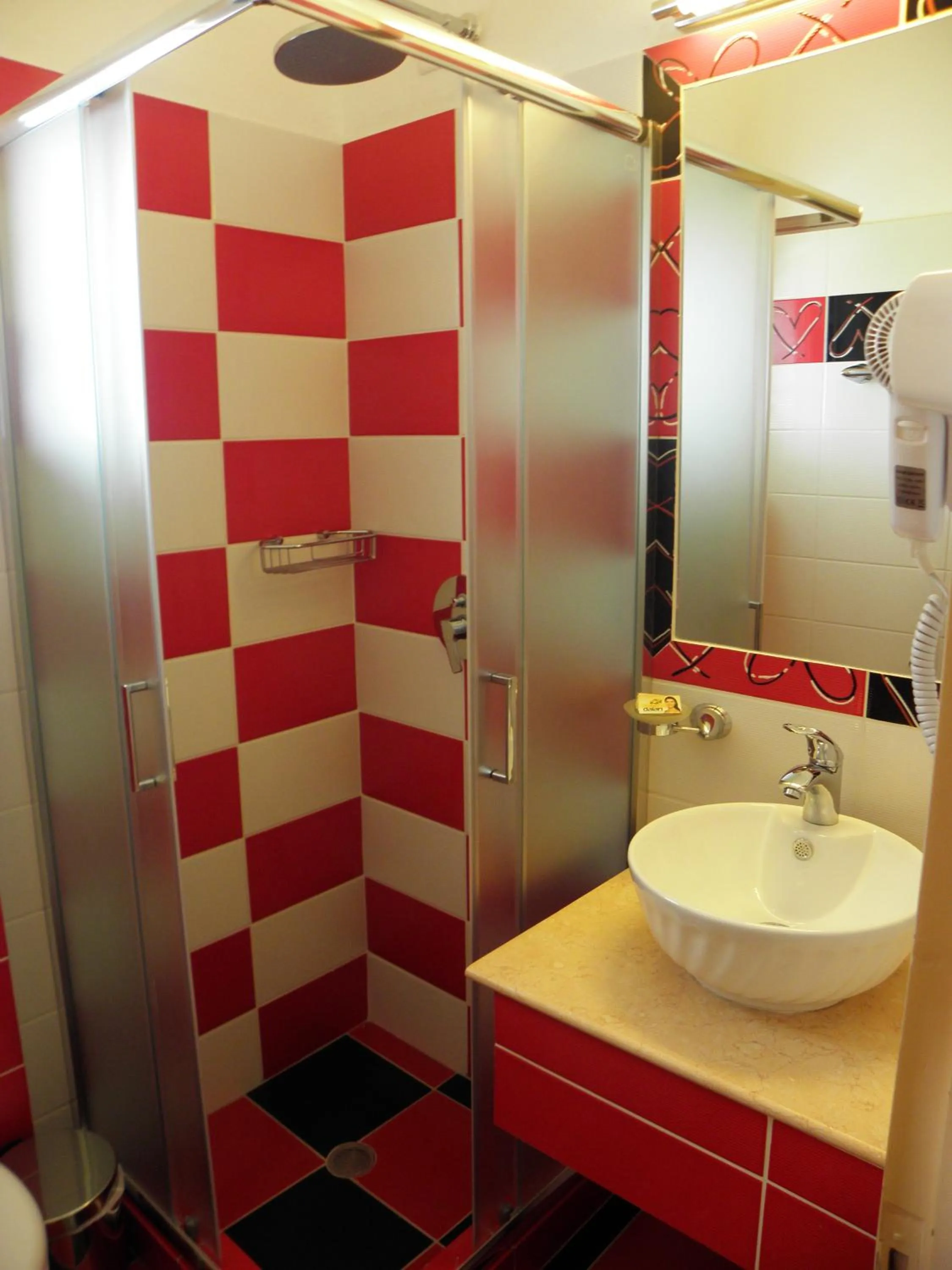 Shower in Pension Votsi