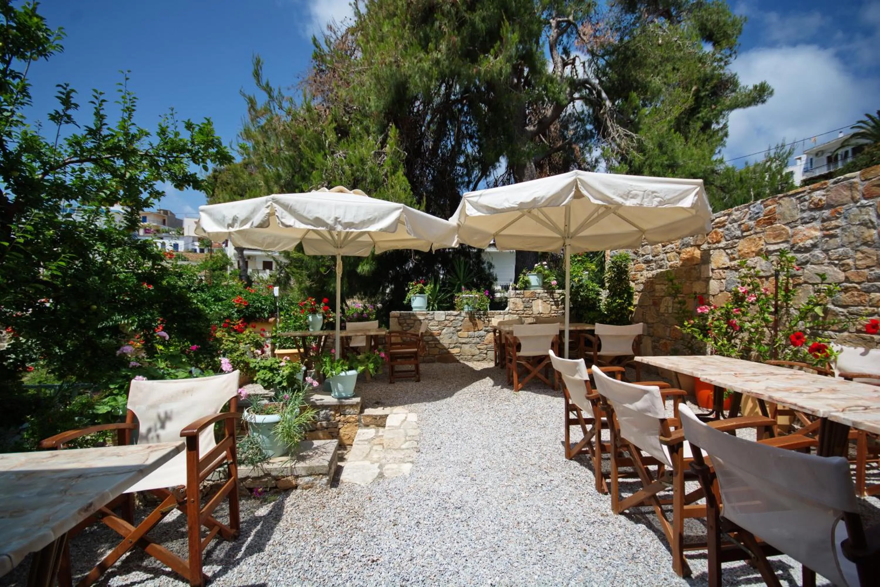 Garden in Pension Votsi