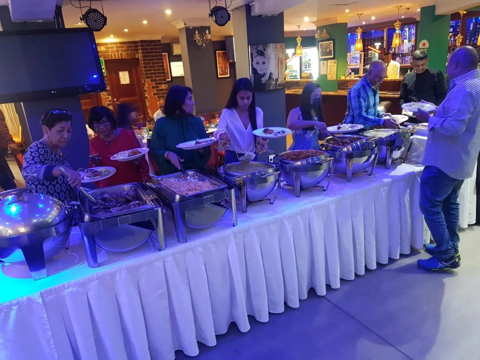 Restaurant/places to eat in Emakhosini Hotel On East