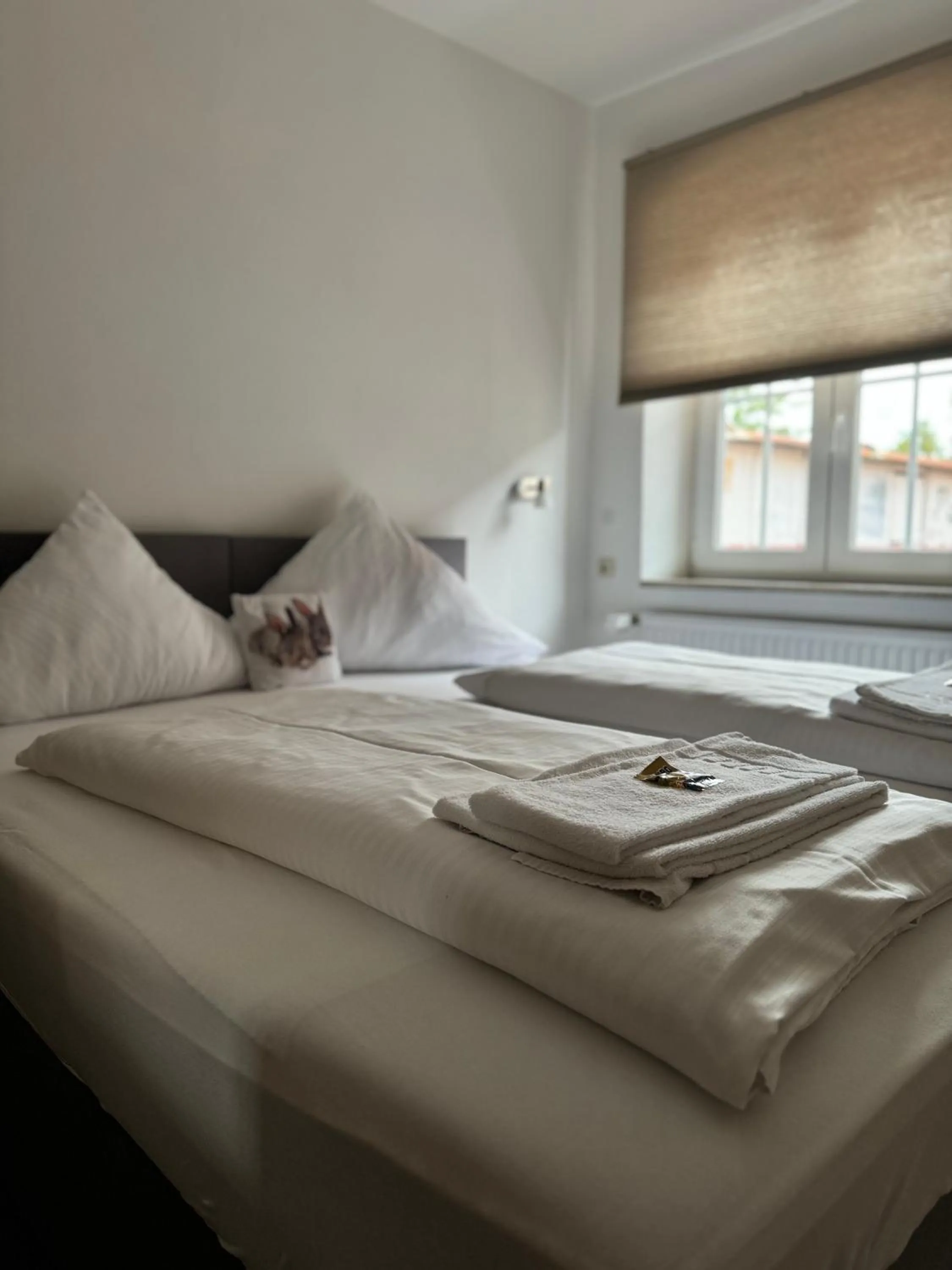 Bedroom, Bed in Hotel Hasen Kaufbeuren Allgäu
