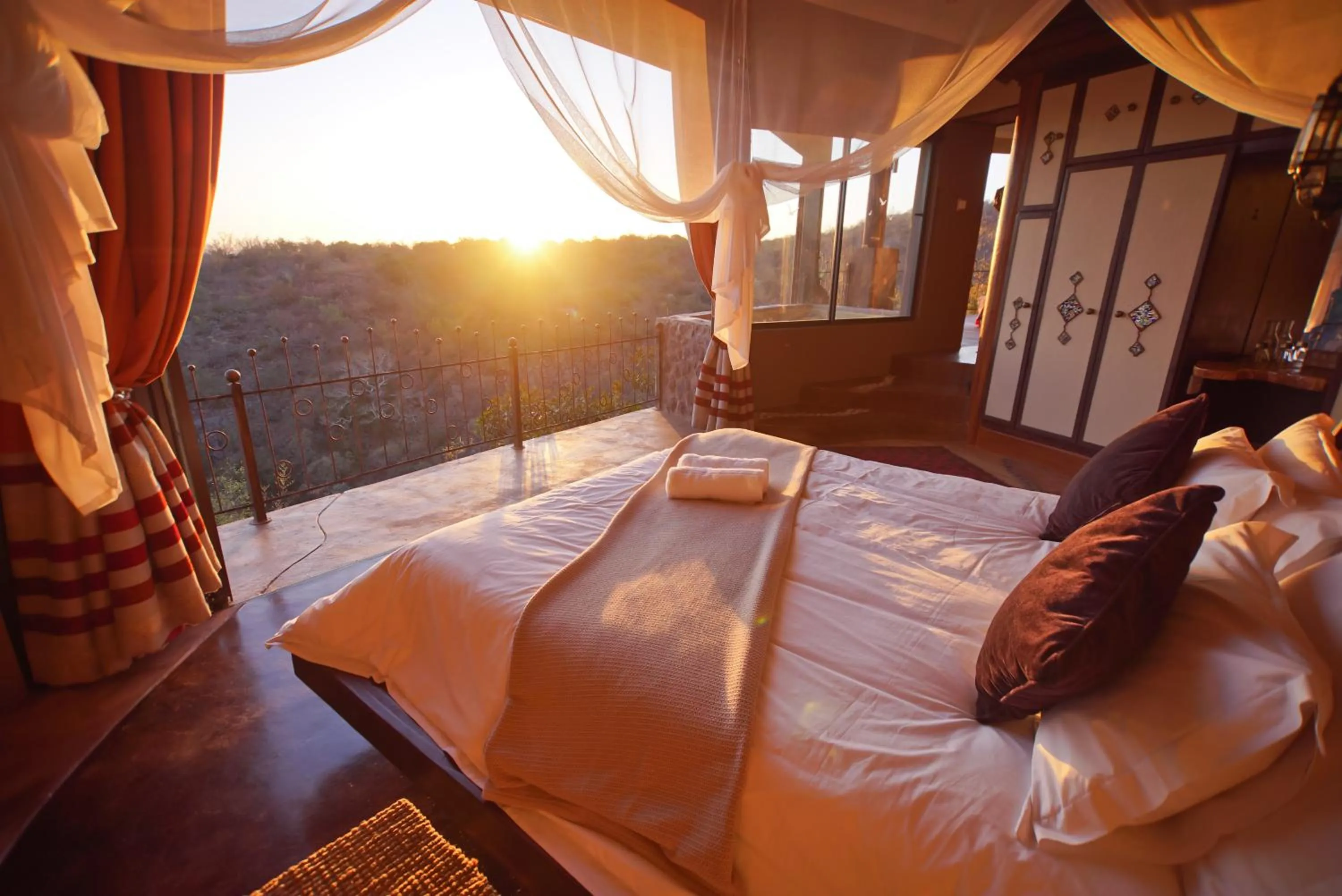 Leopards Rock Bush Boutique