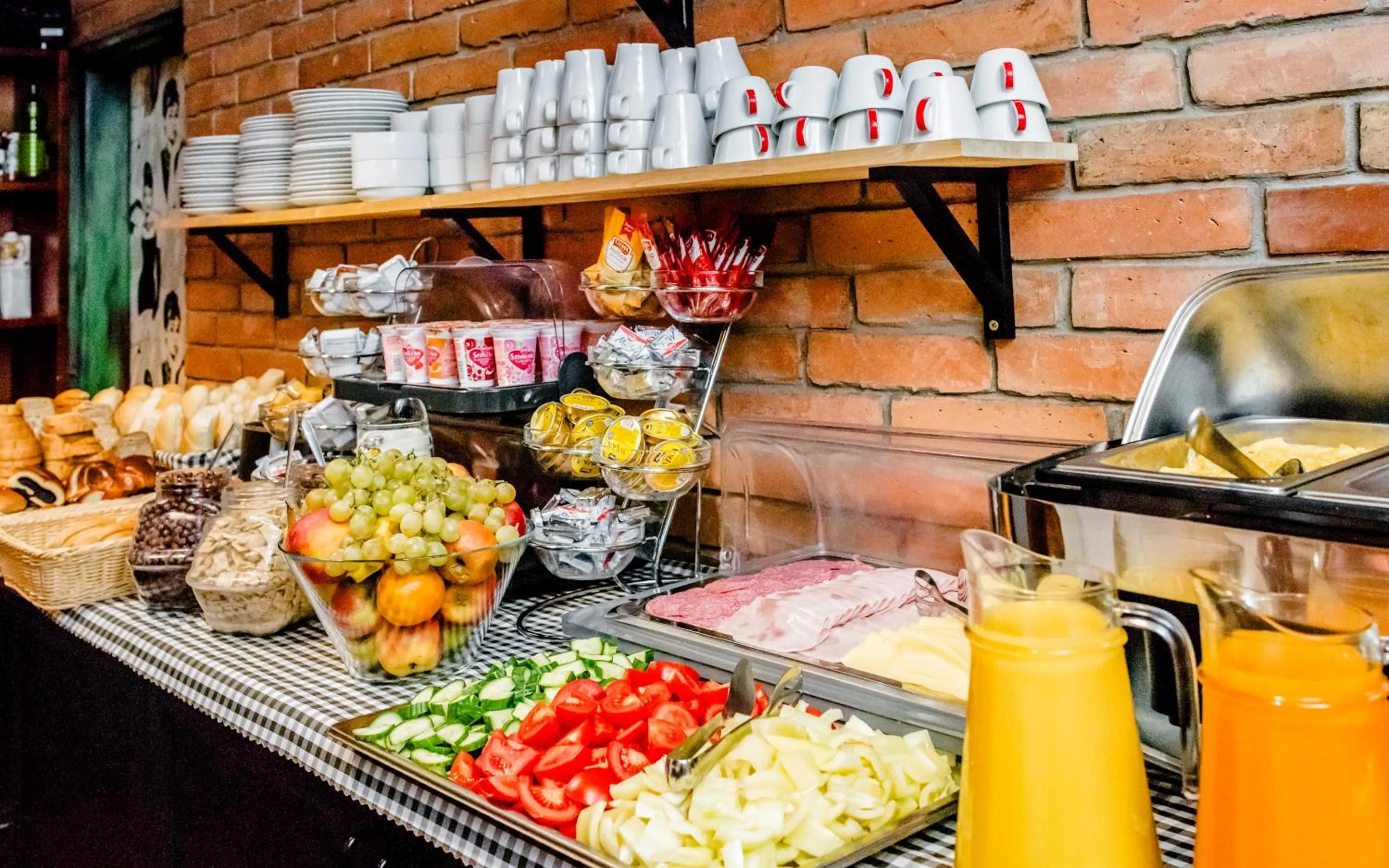 Food and drinks in 7Days B&B