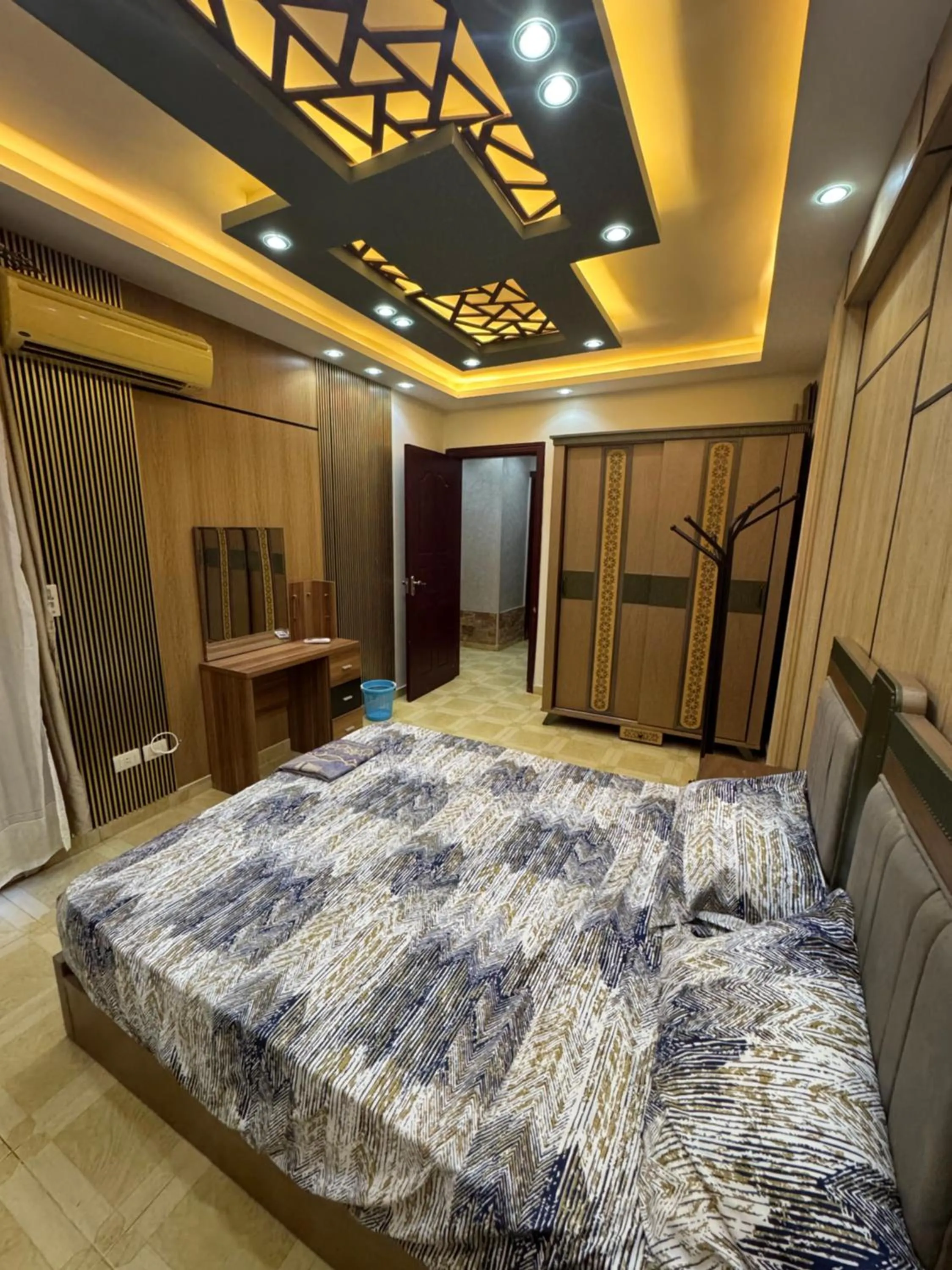 Bed in La Sirena Villa for Families only