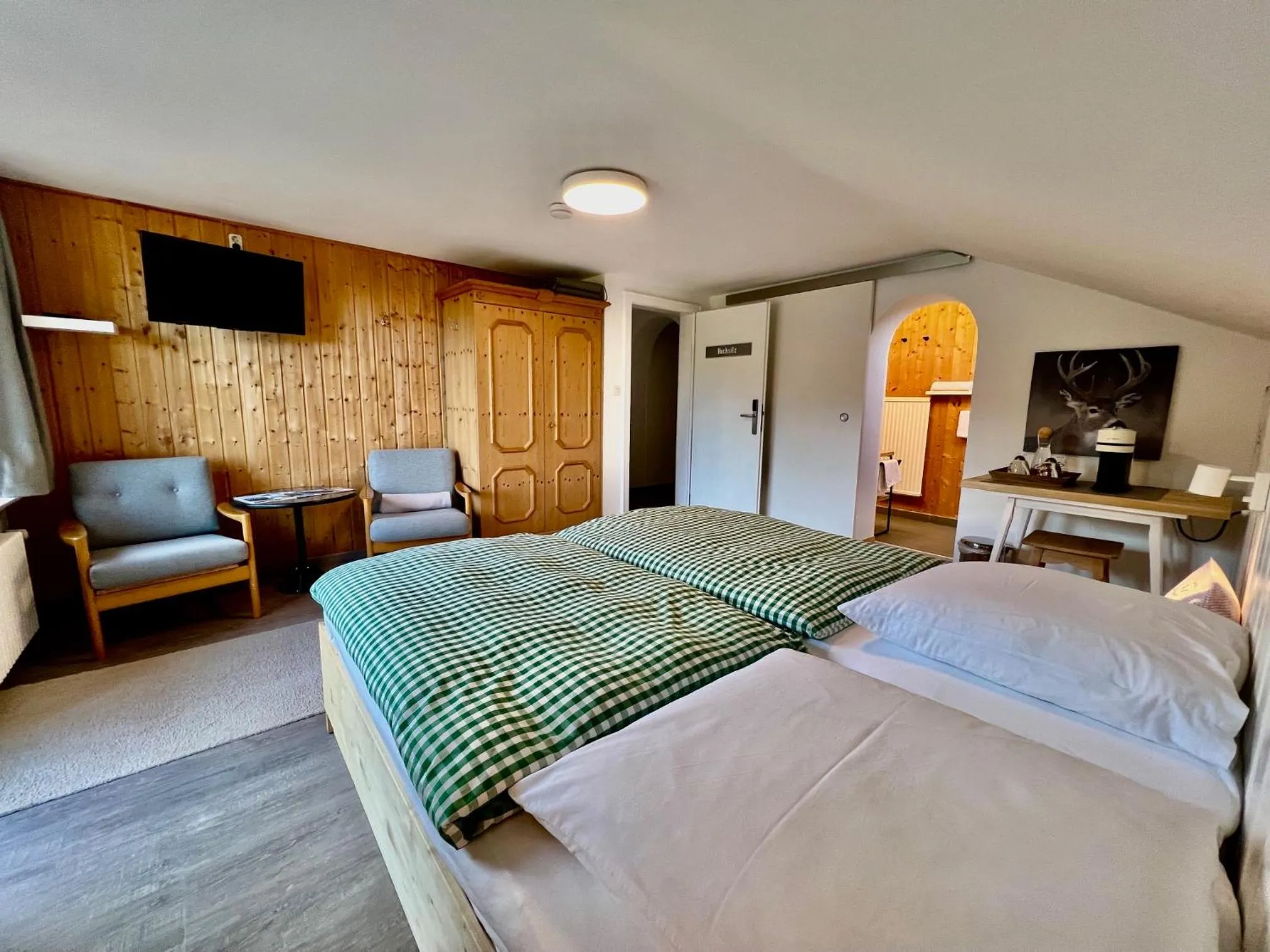 TV and multimedia, Bed in Gästehaus Alpvital