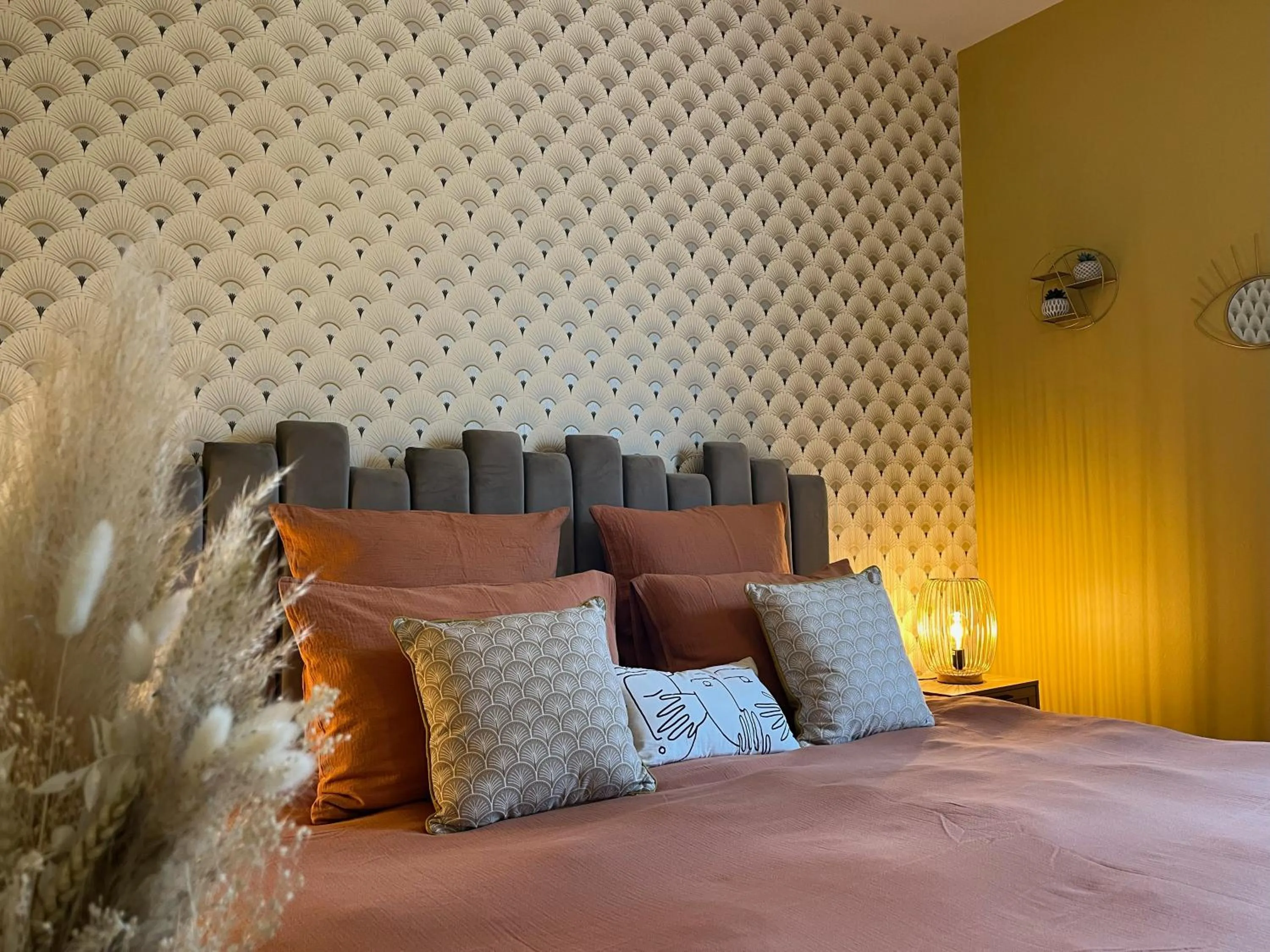 Bedroom, Bed in Les Chenes Rouges