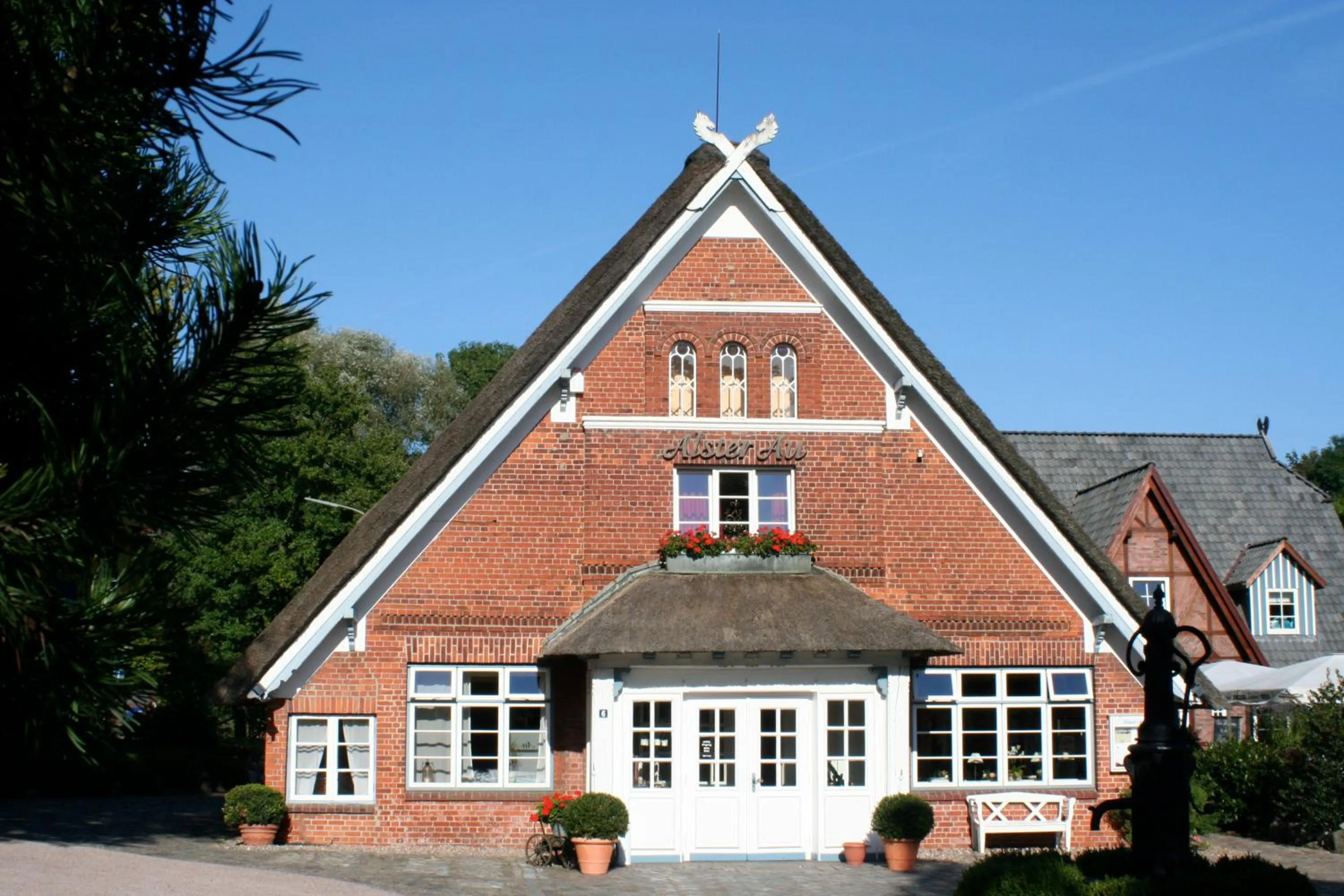 Facade/entrance in Hotel Alster Au
