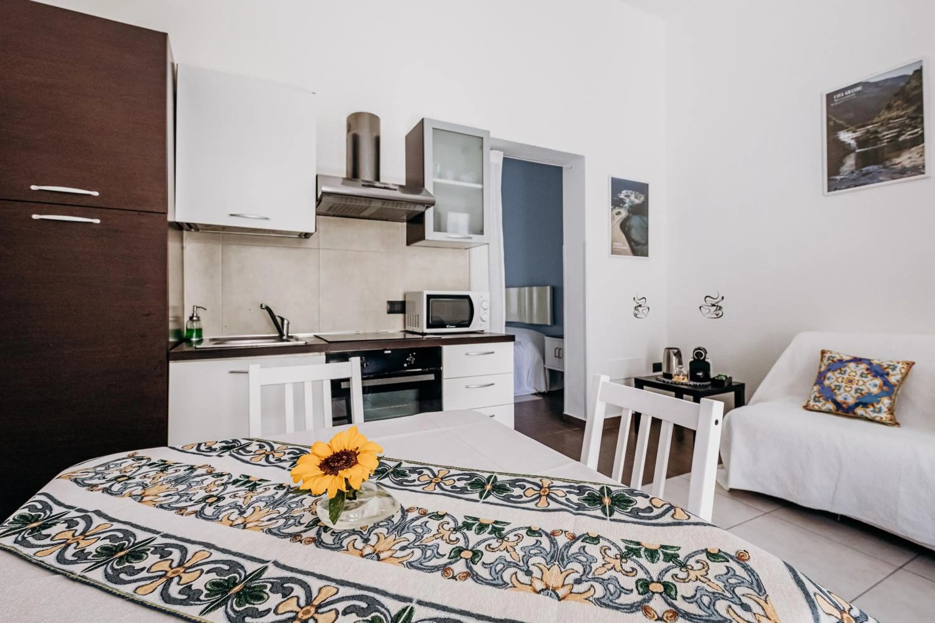 Kitchen or kitchenette, Bed in Kyanos Residence