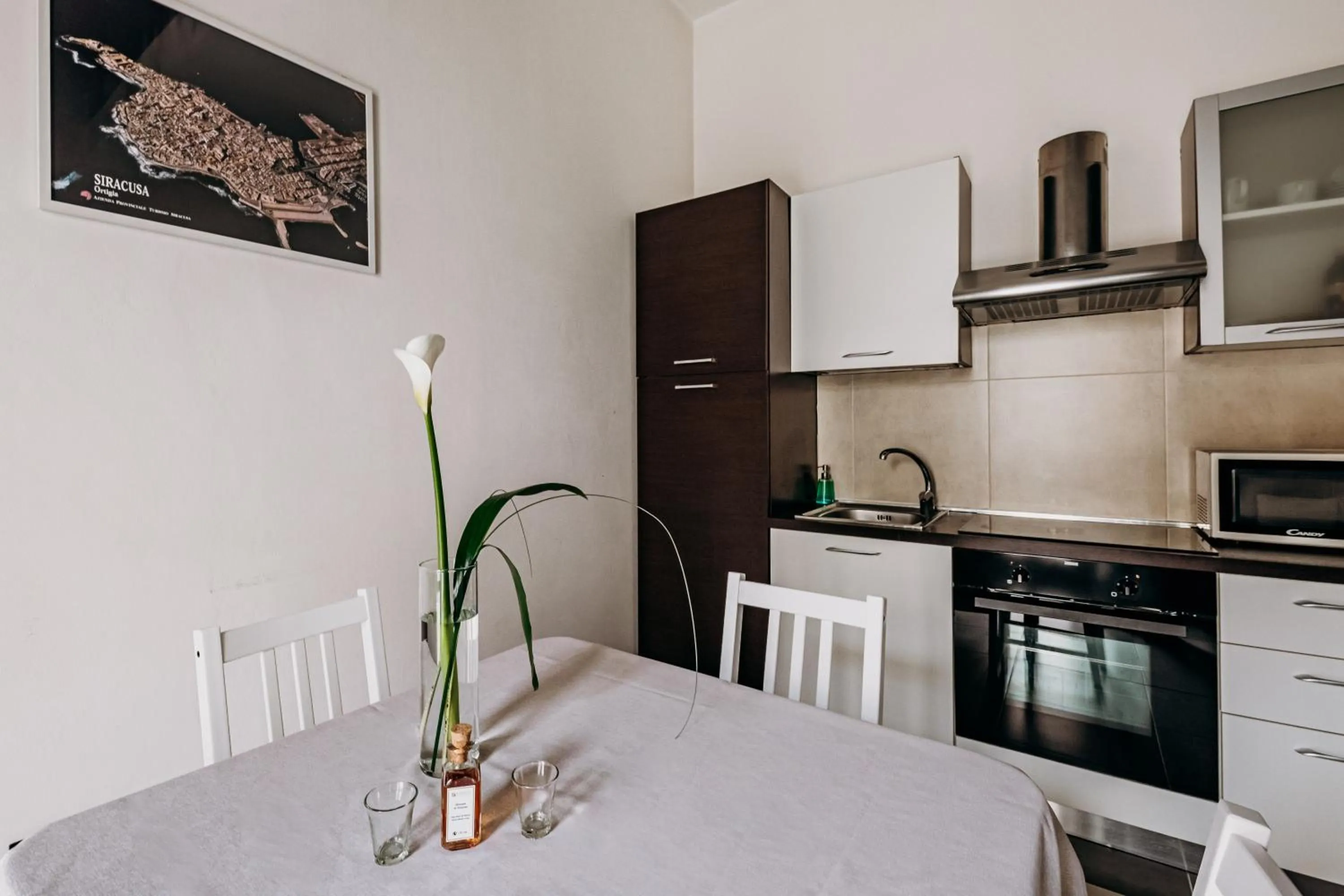 Kitchen or kitchenette in Kyanos Residence