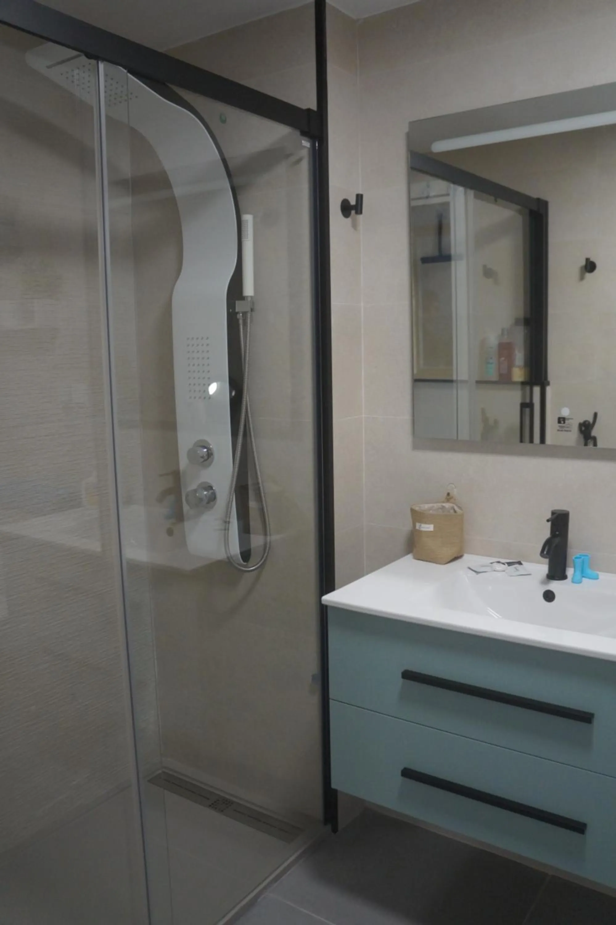 Shower in Txistu HOME, Almuñécar Beach