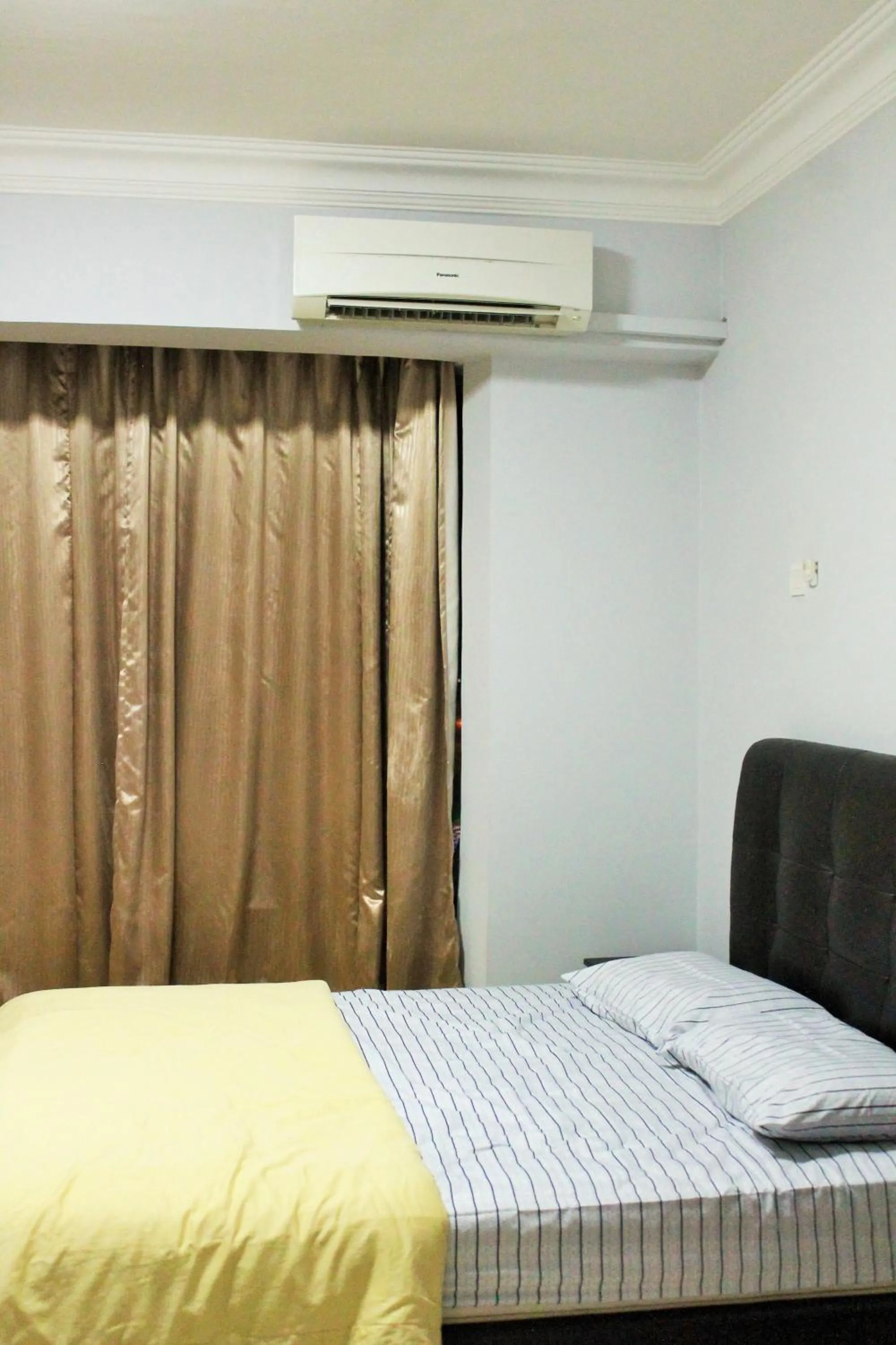 Photo of the whole room in Ocean View Resort