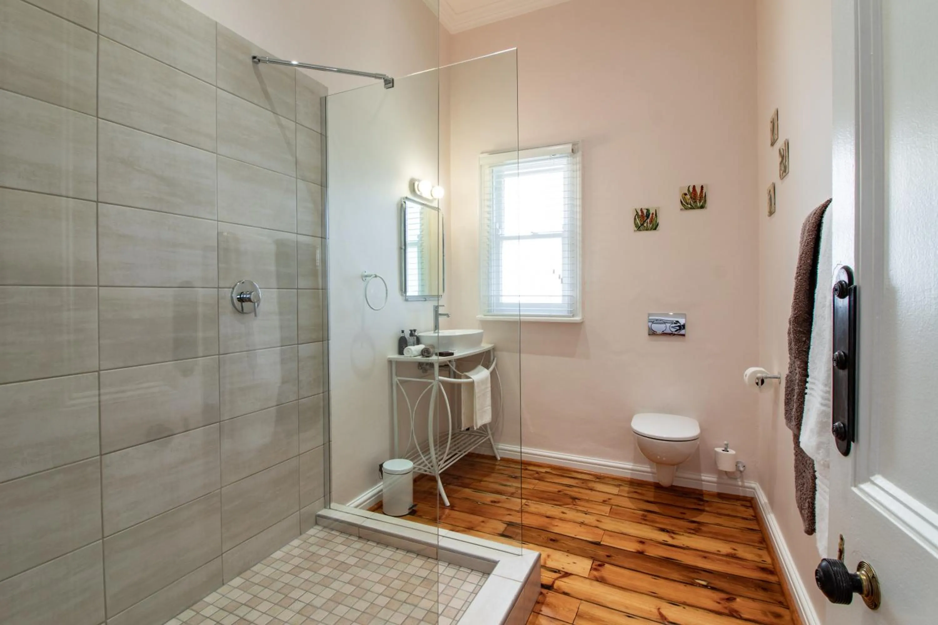 Shower in Carmichael House Boutique Hotel