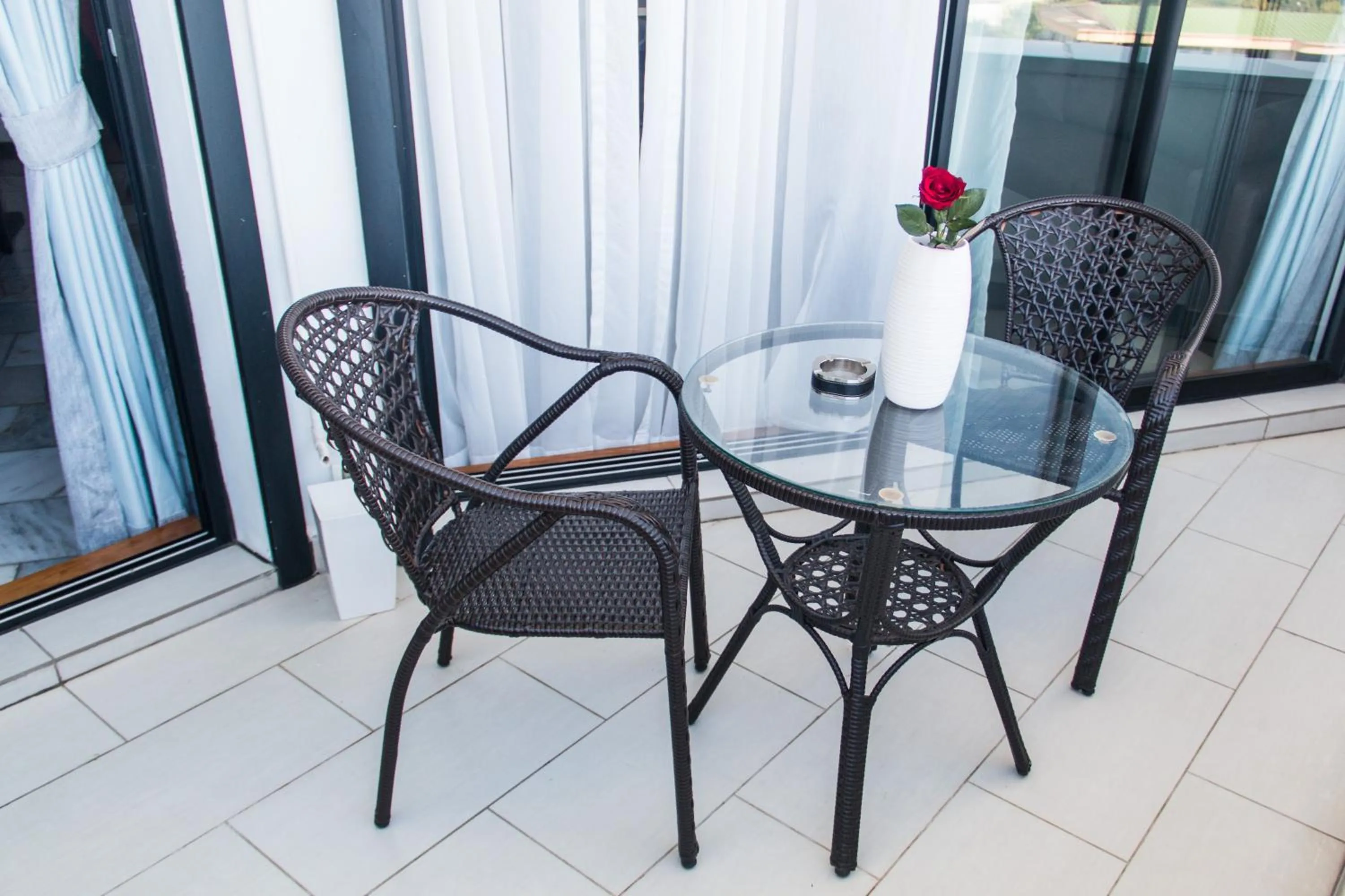 Balcony/Terrace in The Streamliner Hotel Apartment