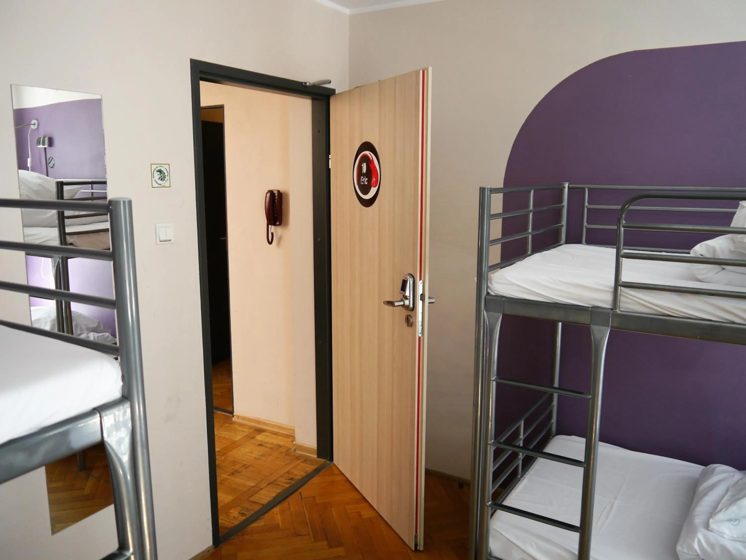 Quadruple Room with Shared Bathroom in La Guitarra Hostel Gdańsk