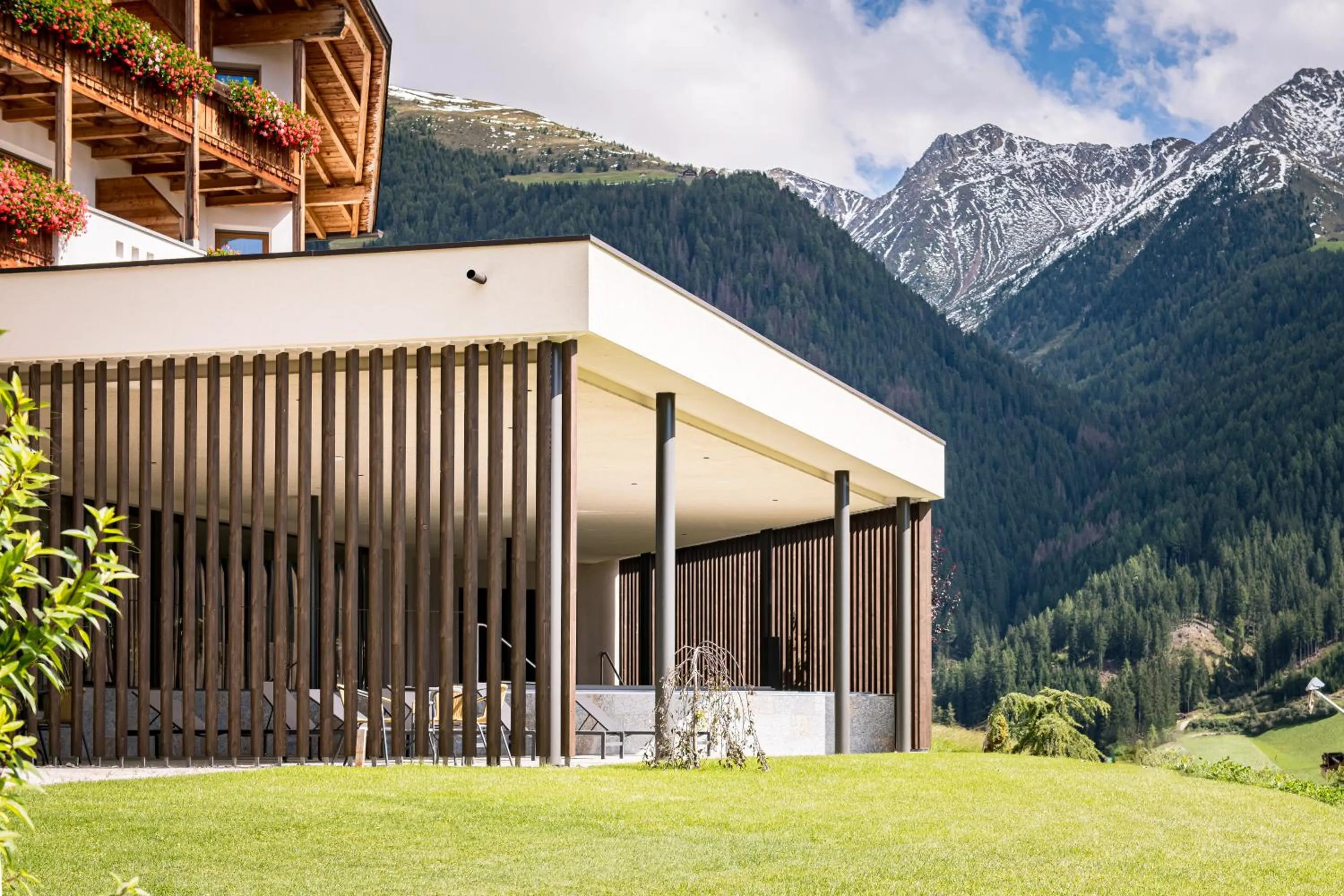 Property building in Mountain Residence Montana