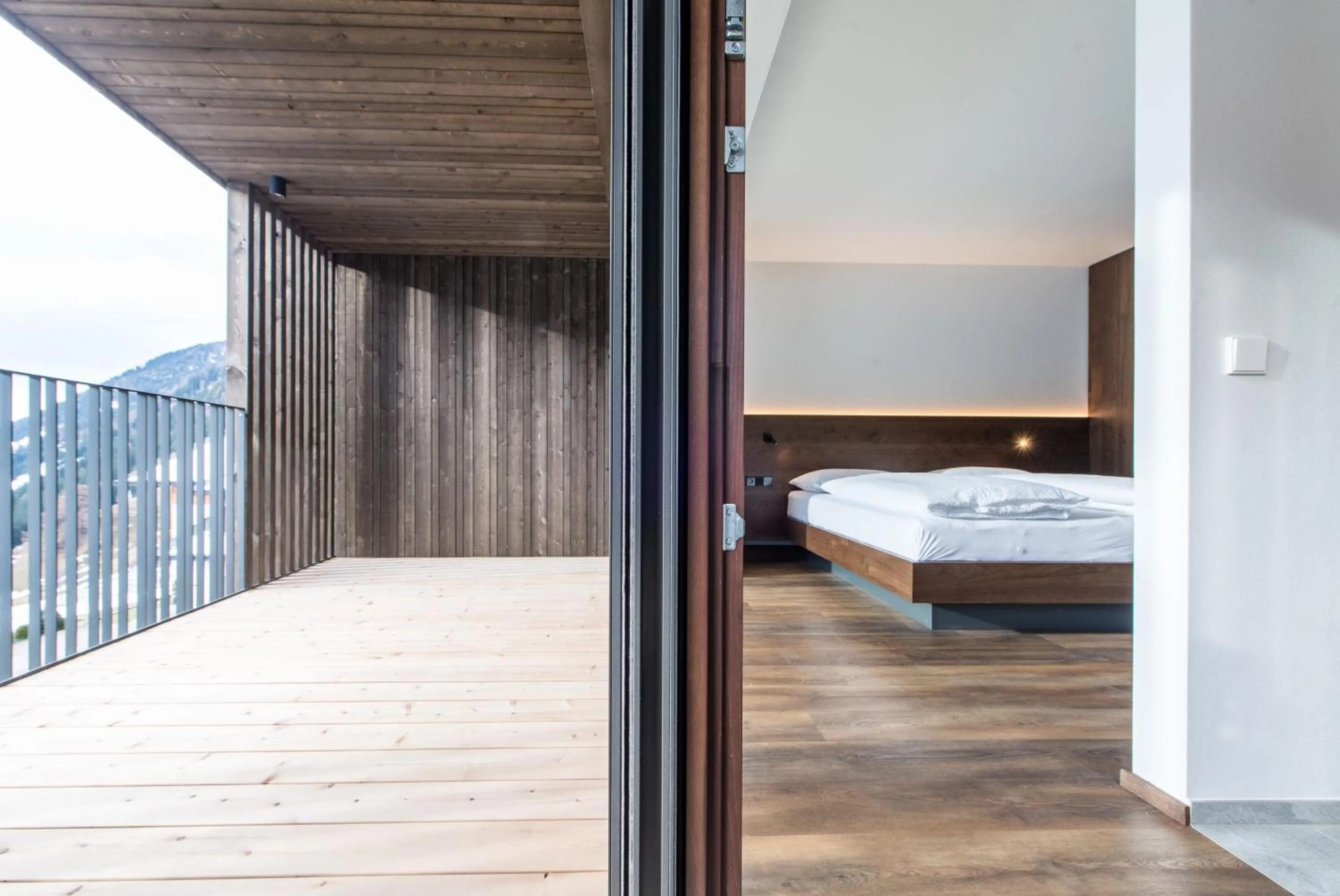 Balcony/Terrace, Bed in Mountain Residence Montana