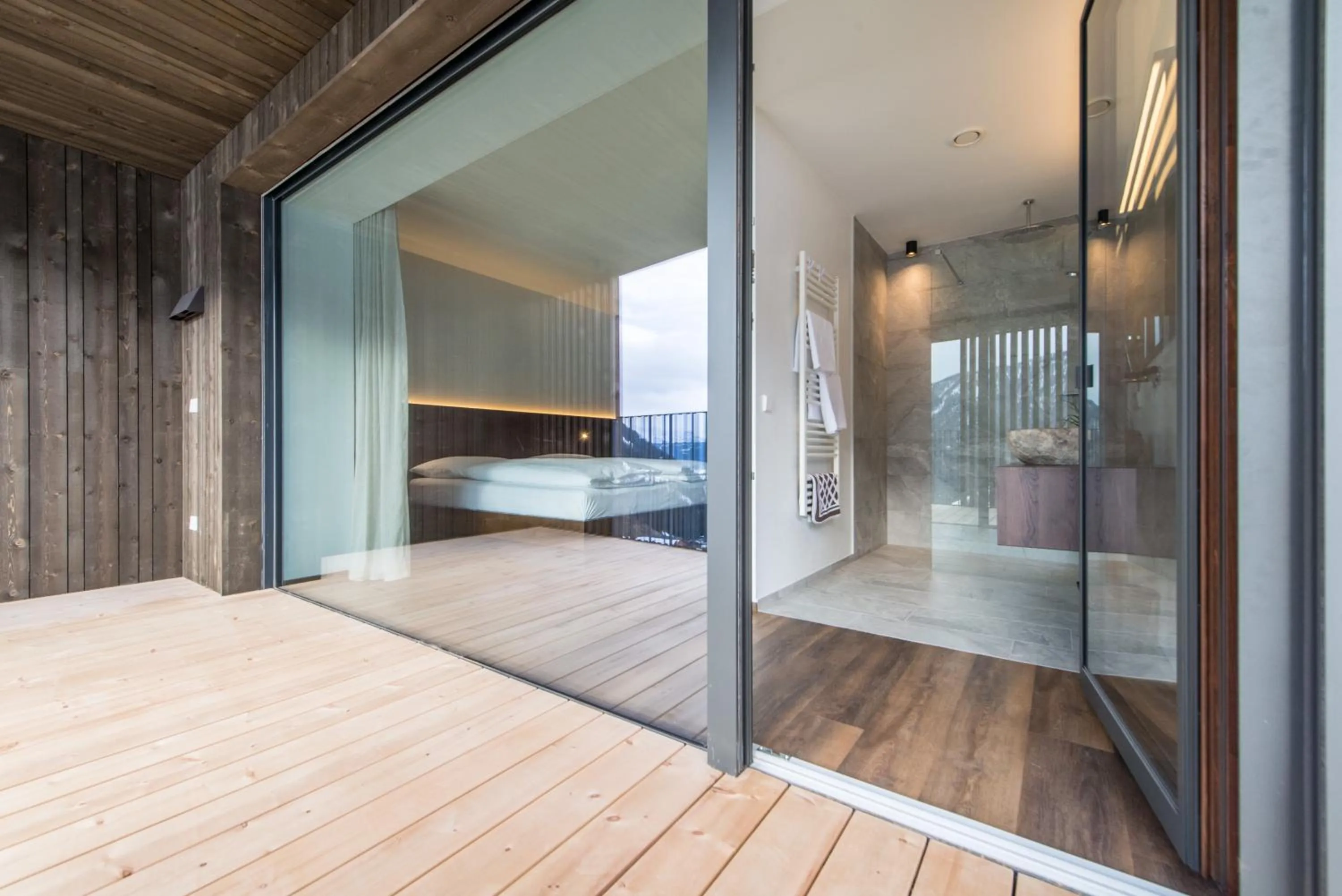 Balcony/Terrace, Bed in Mountain Residence Montana