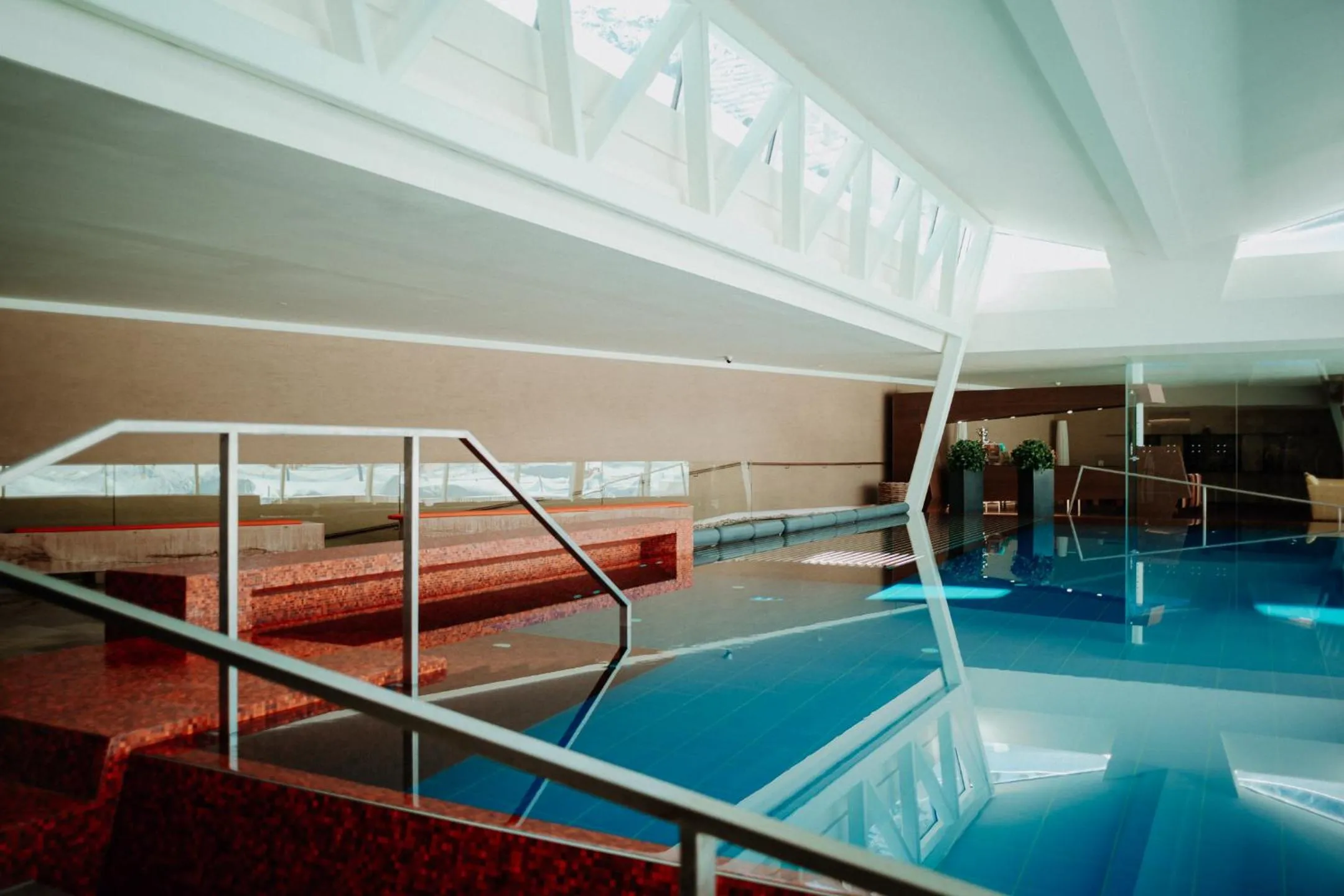 Swimming pool in Hotel Austria