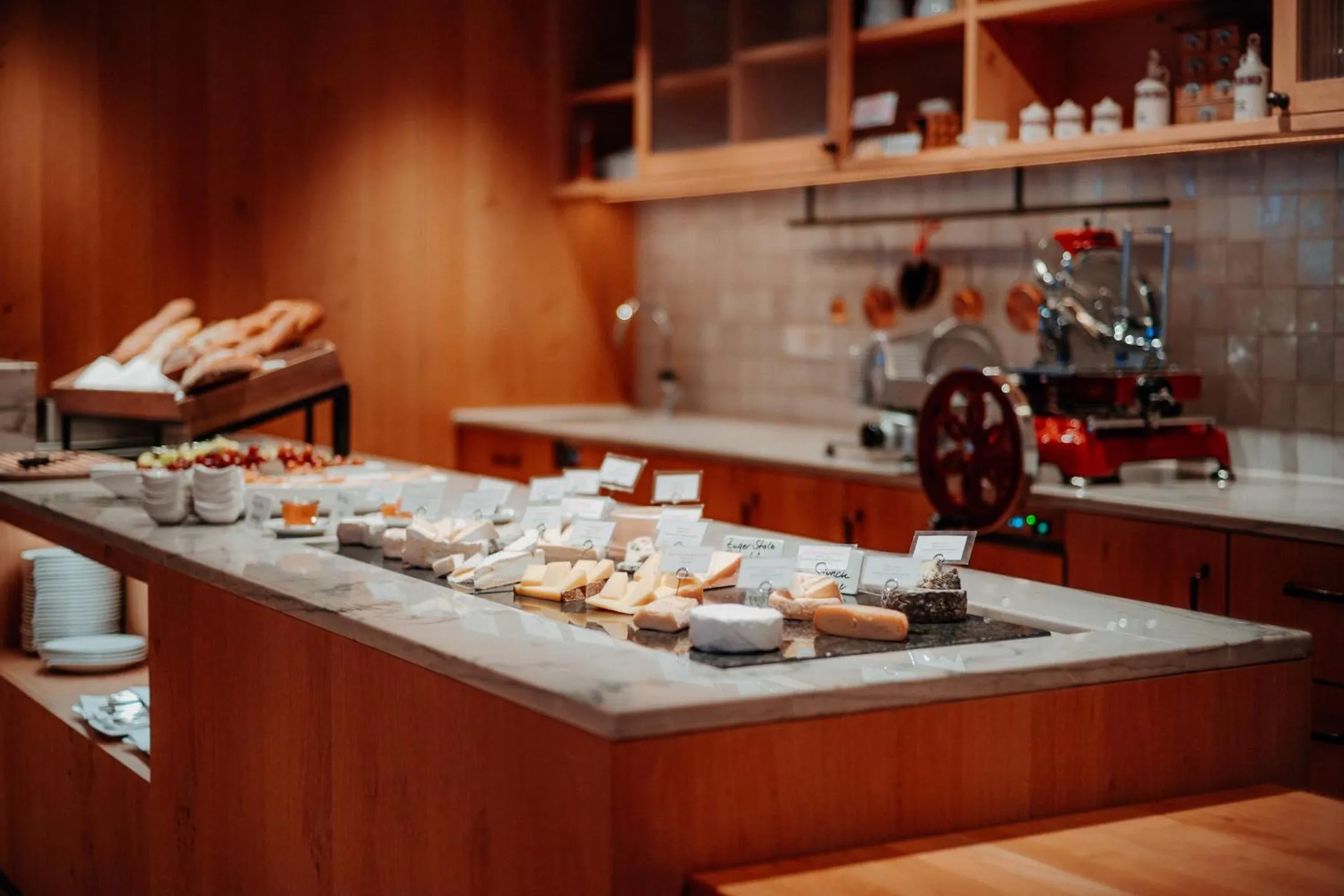 Restaurant/places to eat in Hotel Austria