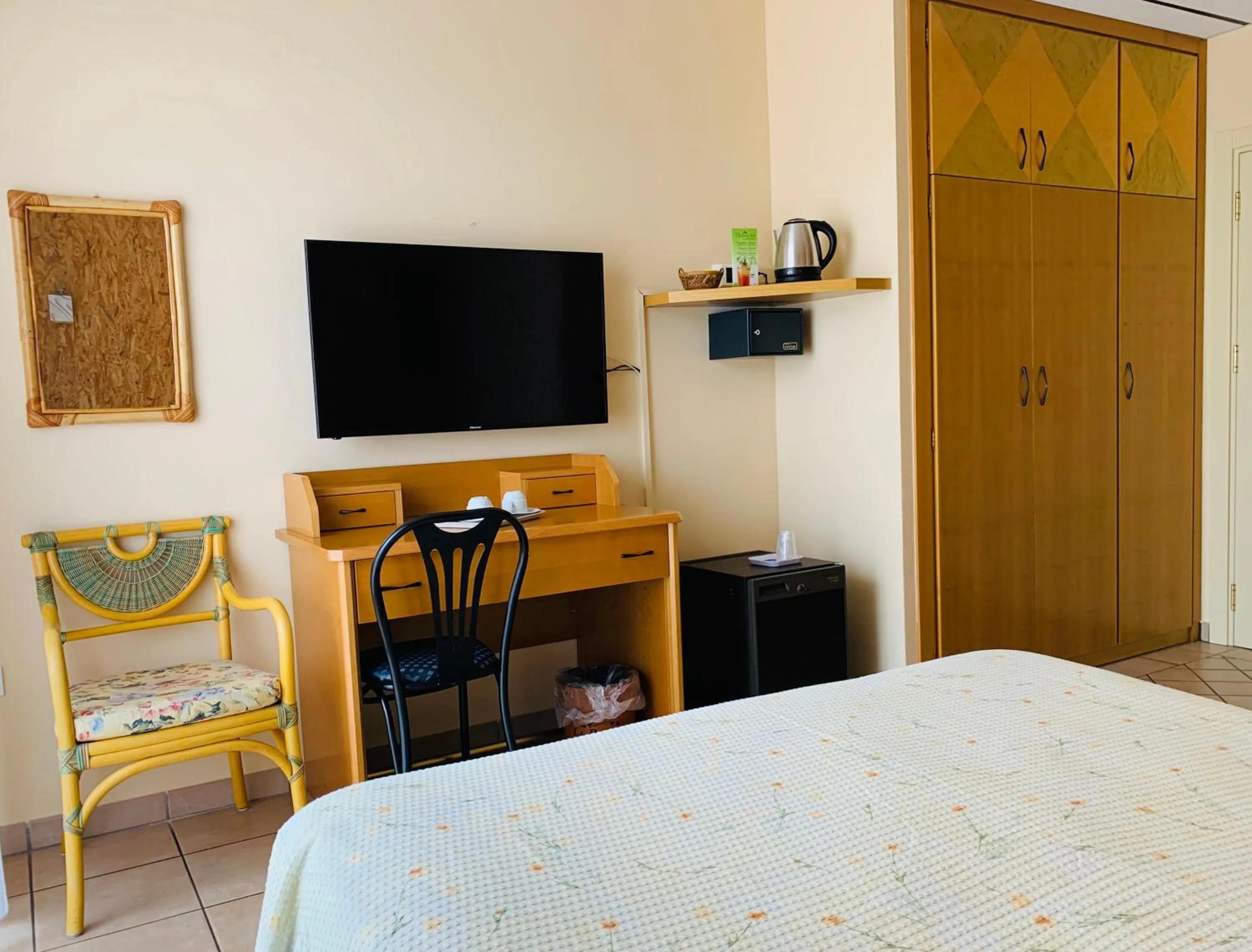 TV and multimedia, Bed in Hotel La Pergola